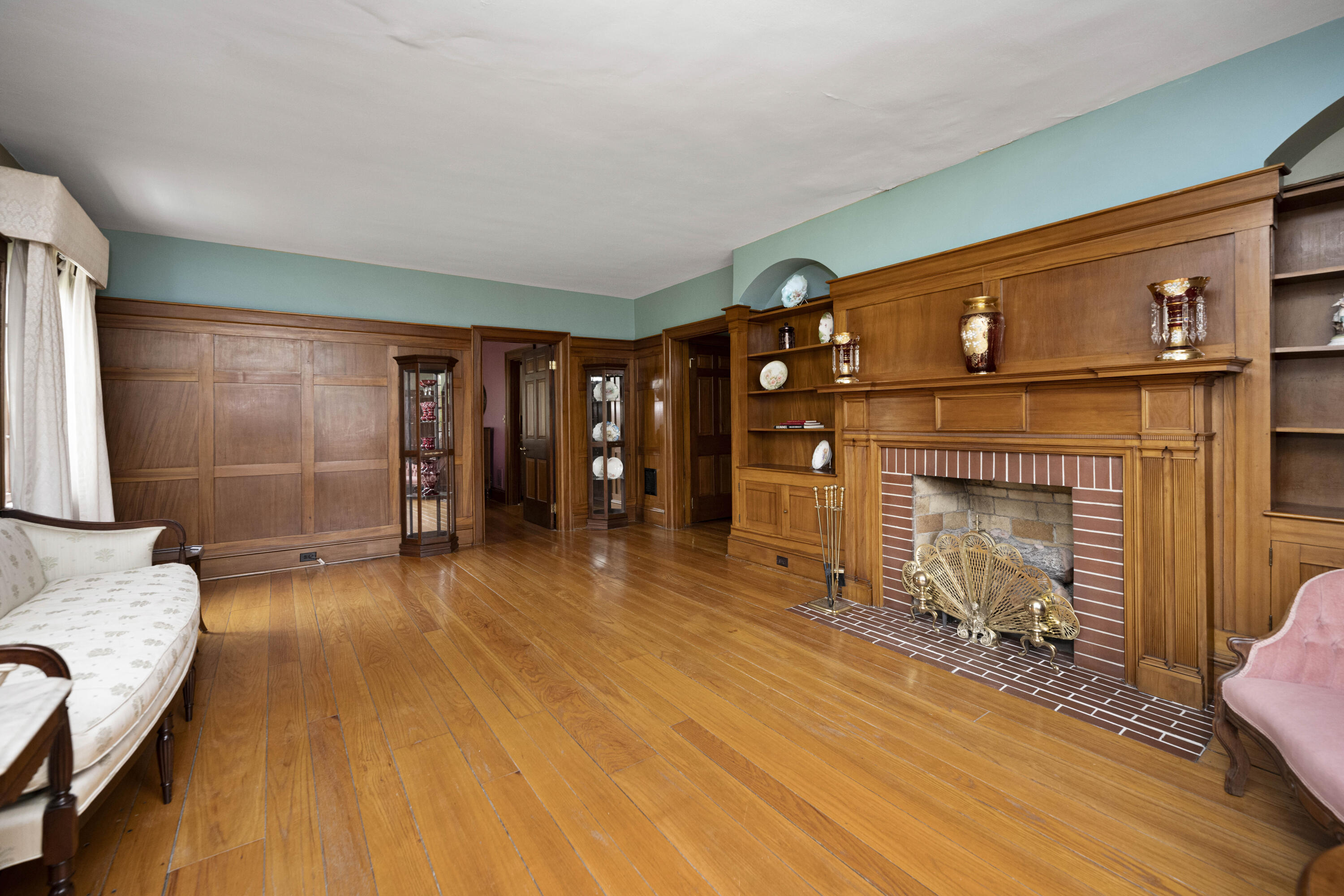 Irvine, Kentucky 40336, United States, 4 Bedrooms Bedrooms, ,2 BathroomsBathrooms,Residential,Pending,115036