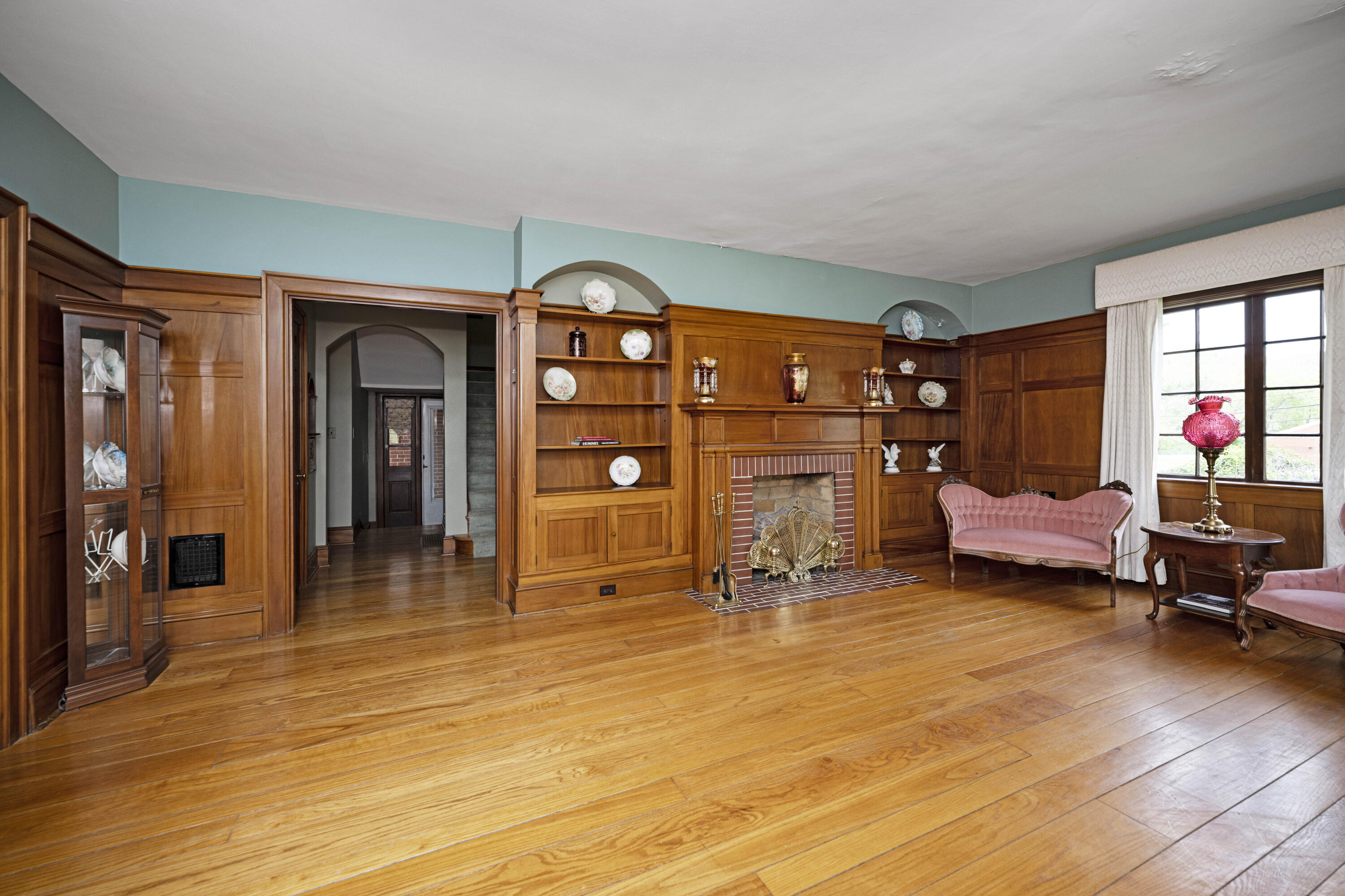 Irvine, Kentucky 40336, United States, 4 Bedrooms Bedrooms, ,2 BathroomsBathrooms,Residential,Pending,115036