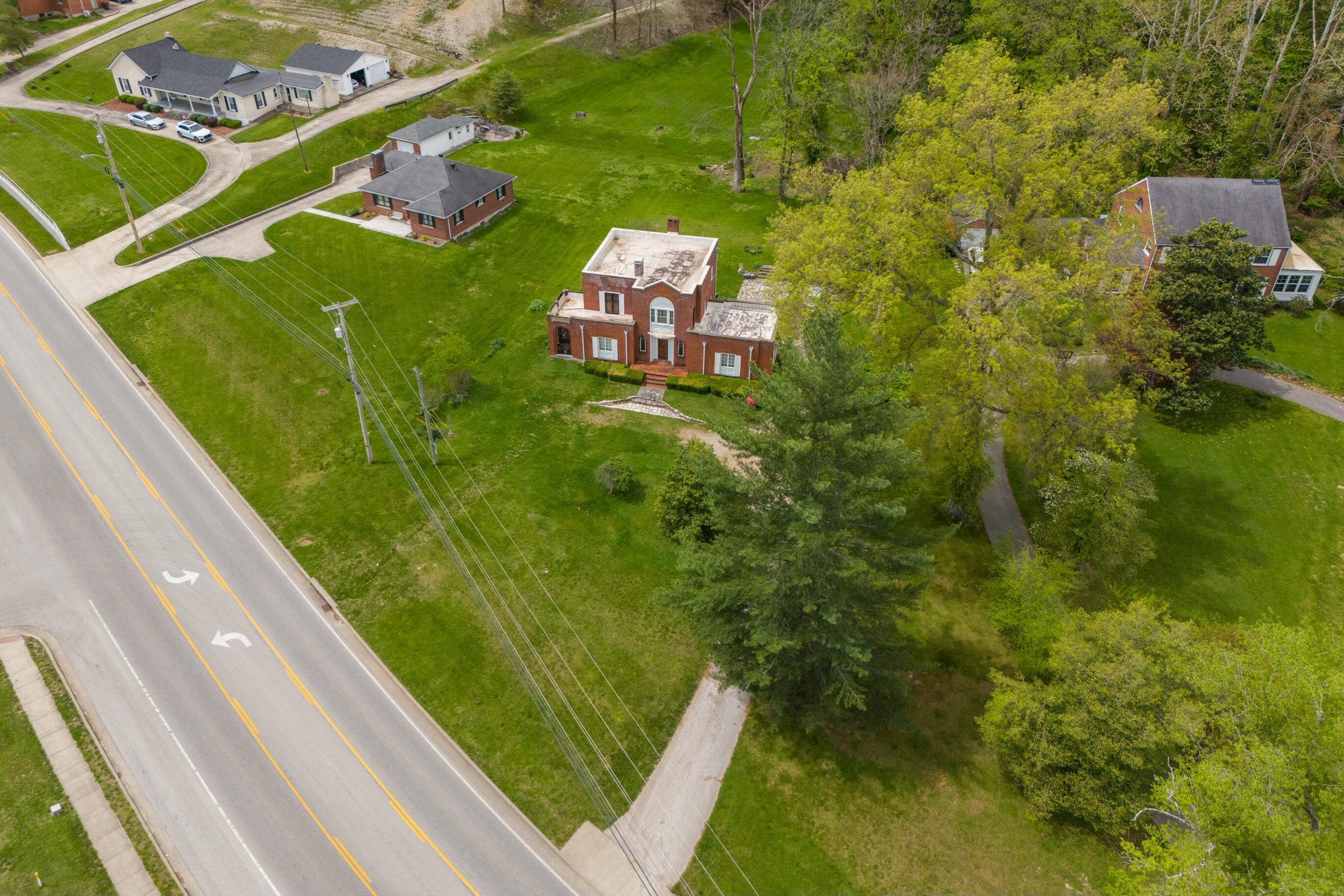 Irvine, Kentucky 40336, United States, 4 Bedrooms Bedrooms, ,2 BathroomsBathrooms,Residential,Pending,115036