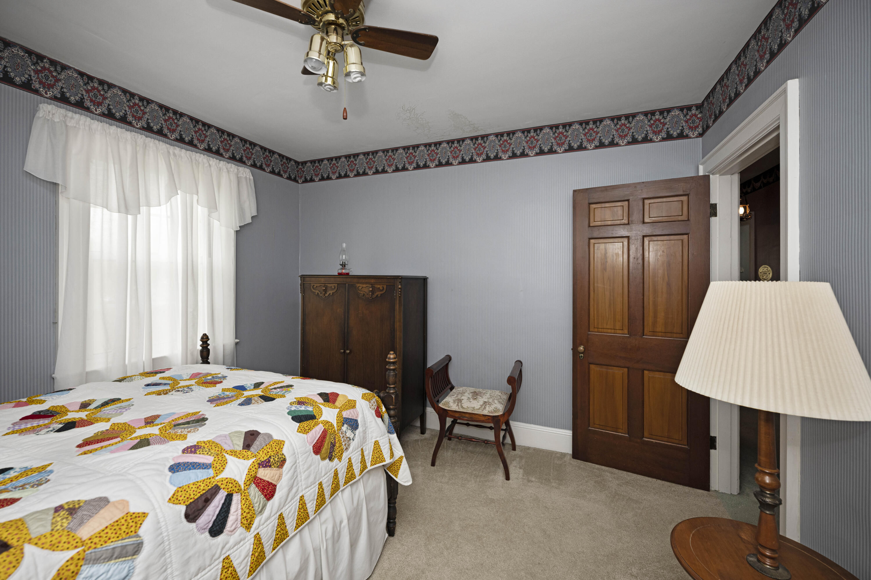 Irvine, Kentucky 40336, United States, 4 Bedrooms Bedrooms, ,2 BathroomsBathrooms,Residential,Pending,115036