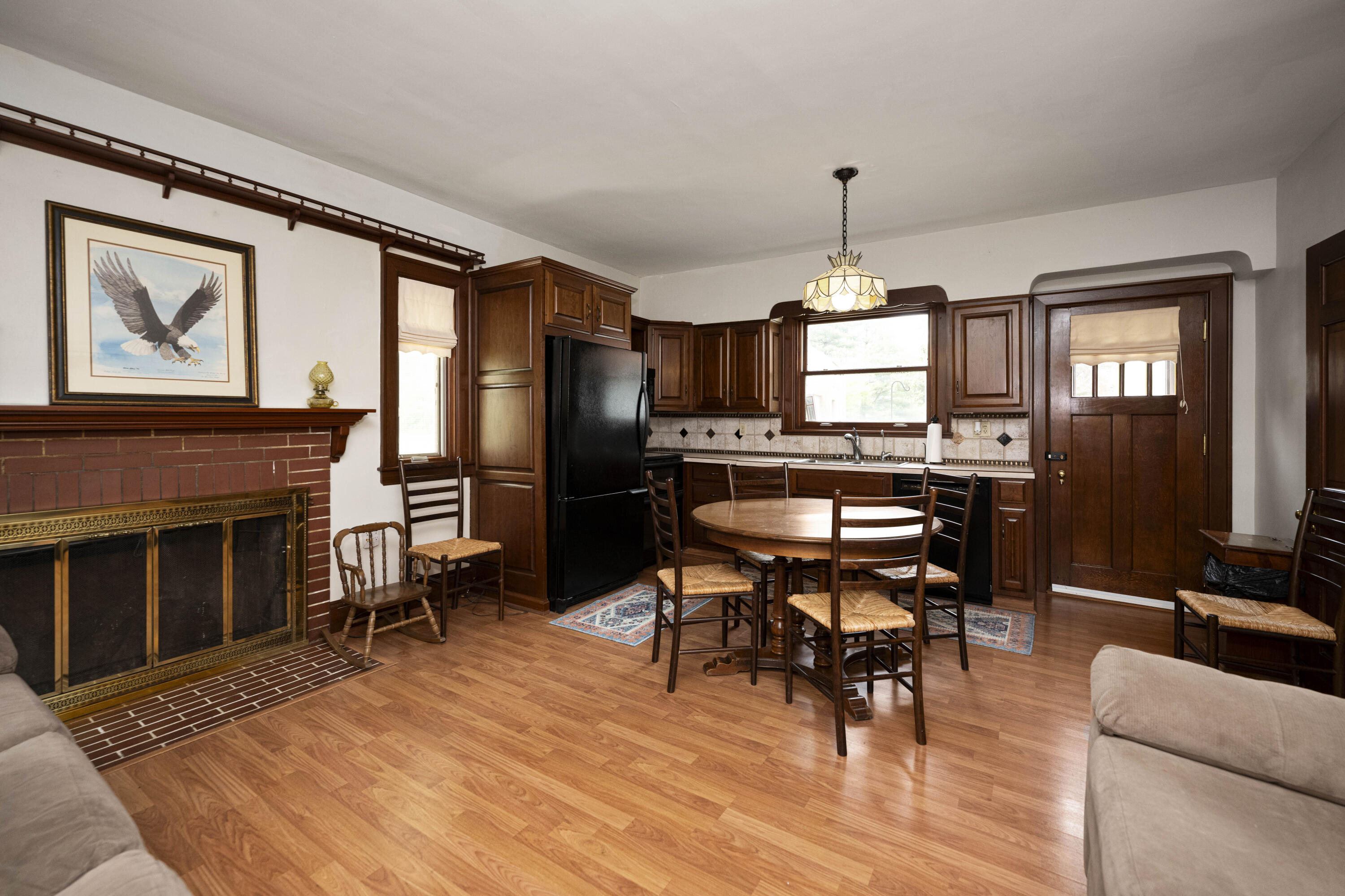 Irvine, Kentucky 40336, United States, 4 Bedrooms Bedrooms, ,2 BathroomsBathrooms,Residential,Pending,115036