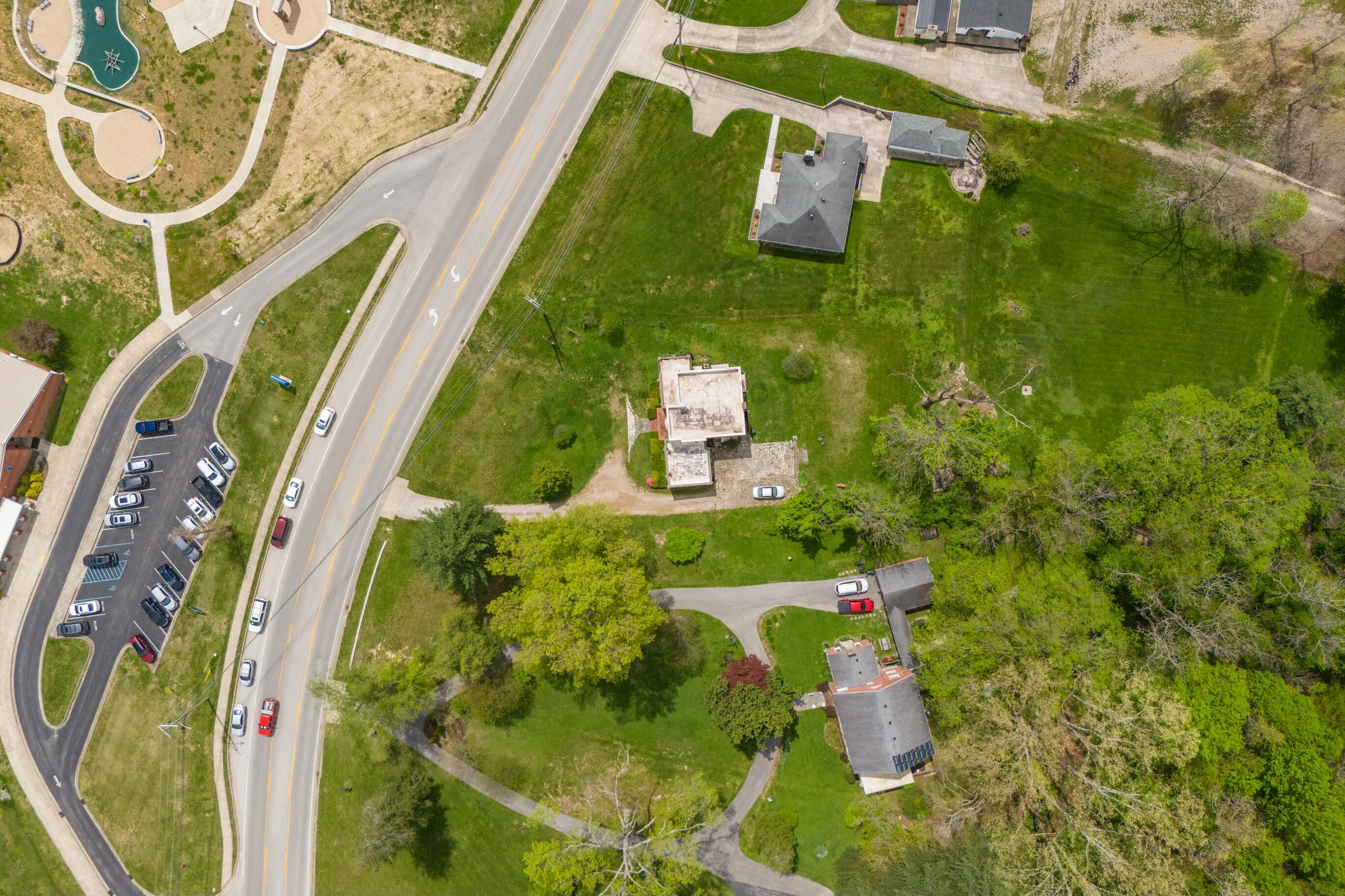 Irvine, Kentucky 40336, United States, 4 Bedrooms Bedrooms, ,2 BathroomsBathrooms,Residential,Pending,115036