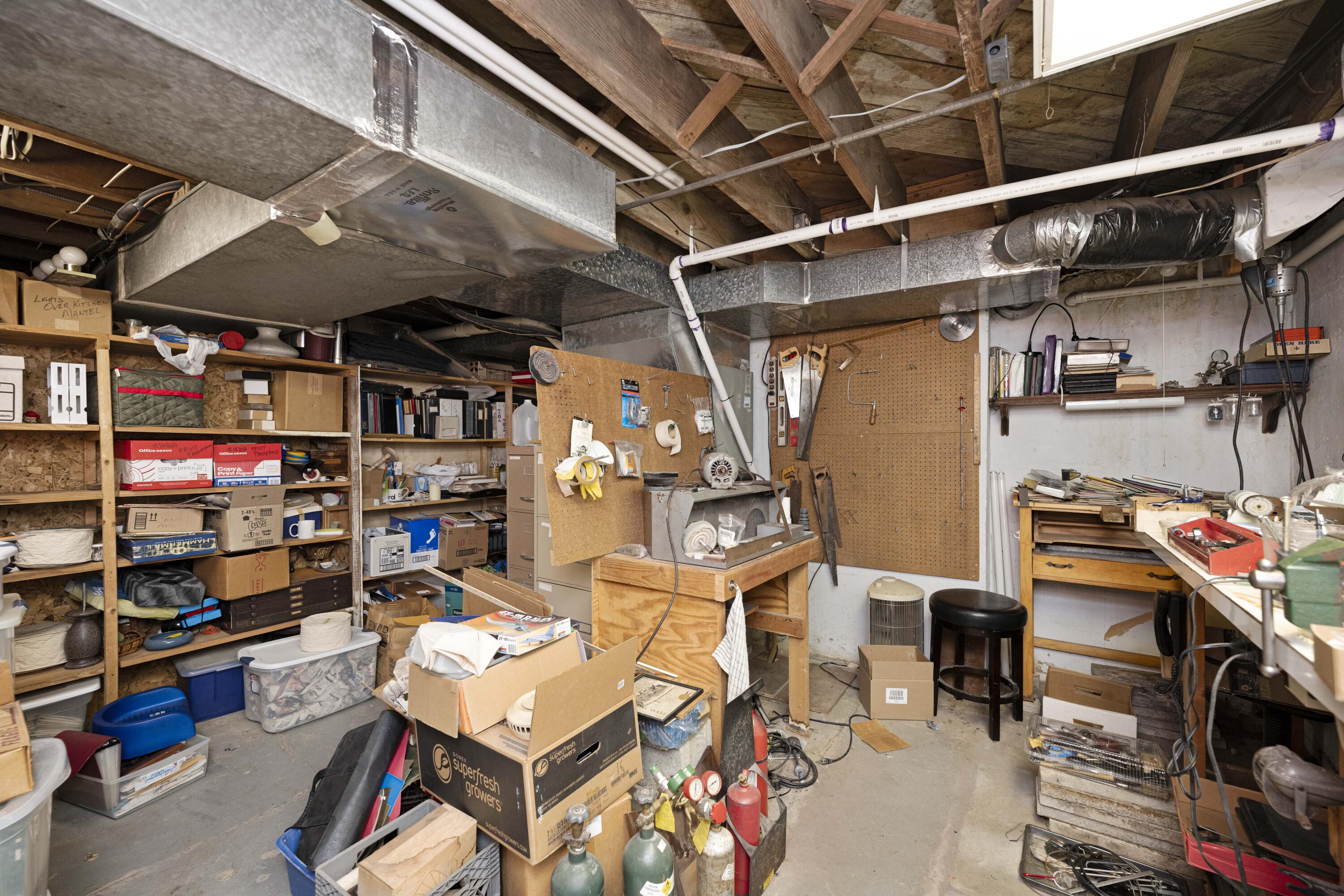 Irvine, Kentucky 40336, United States, 4 Bedrooms Bedrooms, ,2 BathroomsBathrooms,Residential,Pending,115036