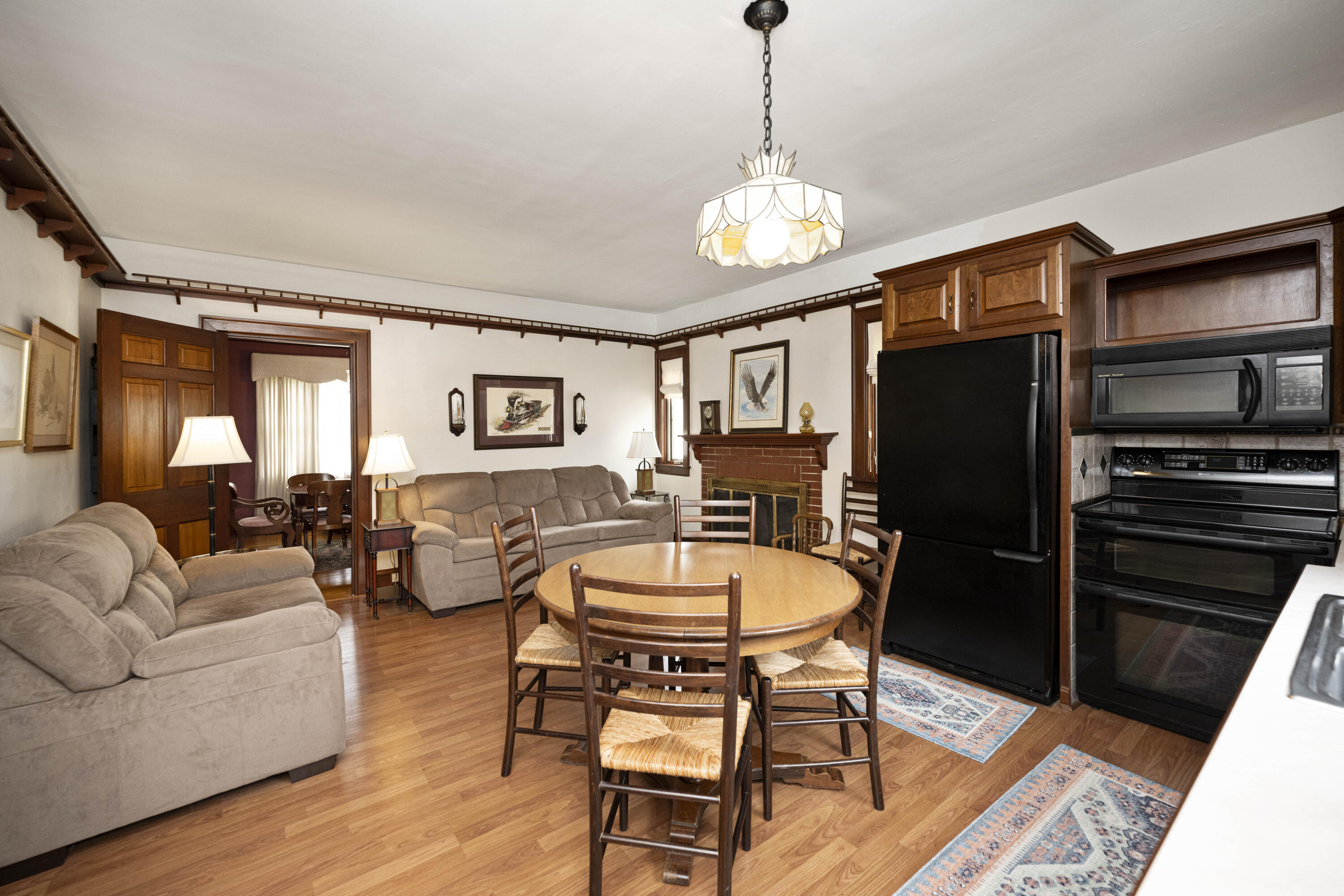 Irvine, Kentucky 40336, United States, 4 Bedrooms Bedrooms, ,2 BathroomsBathrooms,Residential,Pending,115036