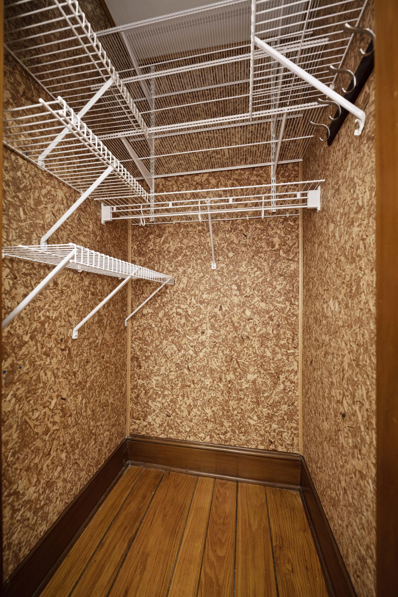 Irvine, Kentucky 40336, United States, 4 Bedrooms Bedrooms, ,2 BathroomsBathrooms,Residential,Pending,115036