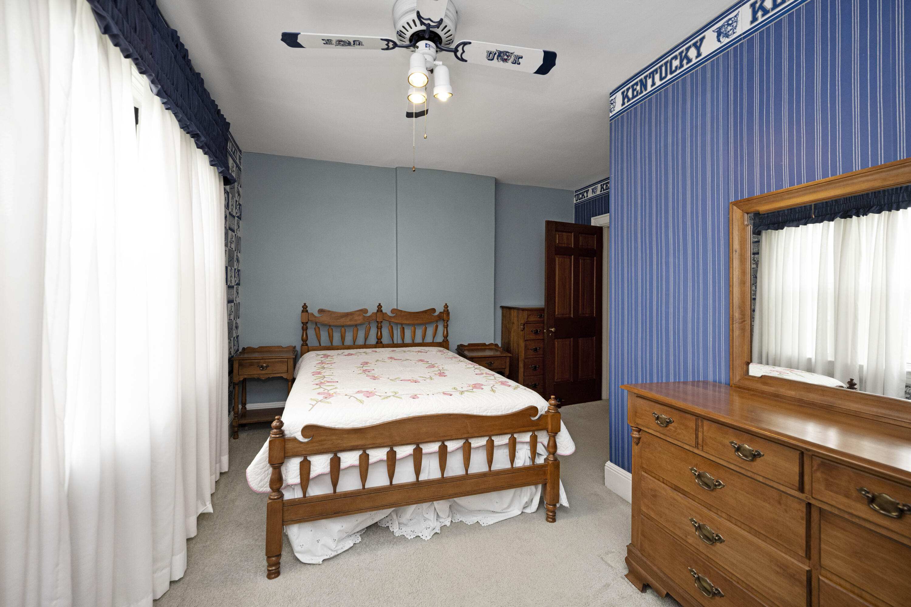 Irvine, Kentucky 40336, United States, 4 Bedrooms Bedrooms, ,2 BathroomsBathrooms,Residential,Pending,115036