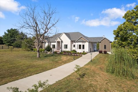 Property photo of 100 Stirling Lane, Versailles, KY 40383