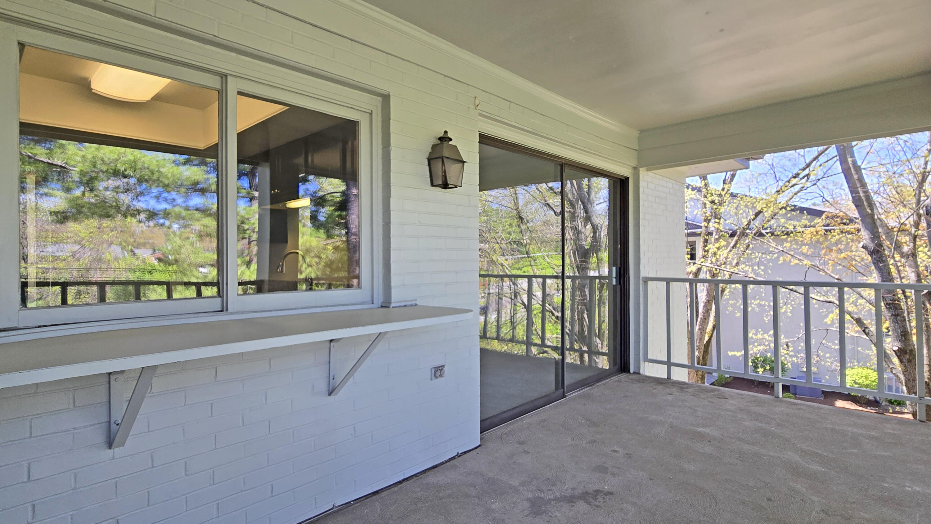 Lexington, Kentucky 40517, United States, 2 Bedrooms Bedrooms, ,2 BathroomsBathrooms,Residential,Active,111740