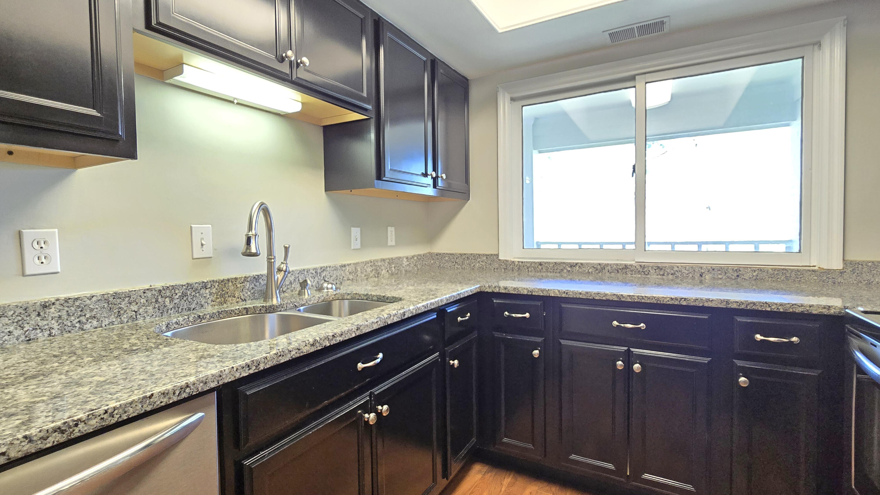 Lexington, Kentucky 40517, United States, 2 Bedrooms Bedrooms, ,2 BathroomsBathrooms,Residential,Active,111740