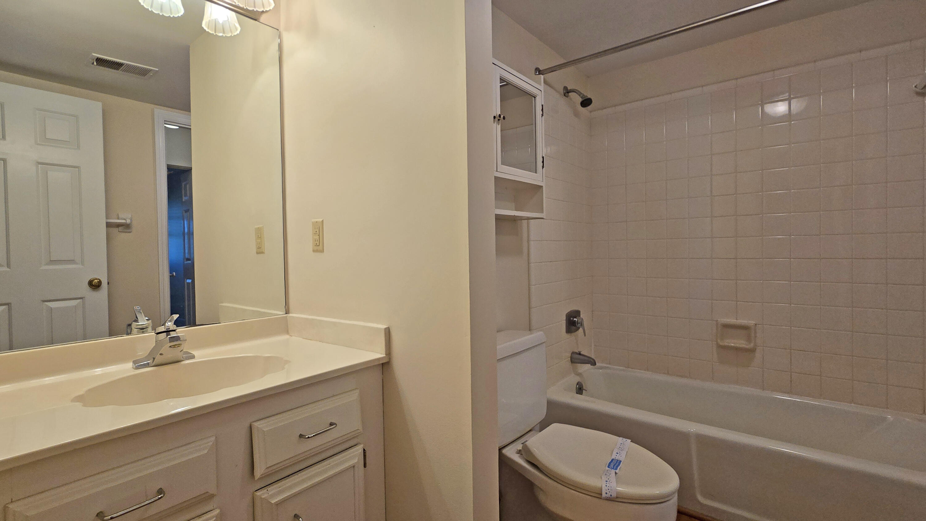 Lexington, Kentucky 40517, United States, 2 Bedrooms Bedrooms, ,2 BathroomsBathrooms,Residential,Active,111740