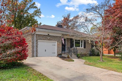 Photo of 574 Sheridan Drive, Lexington, KY 40503 (MLS # 25506588)