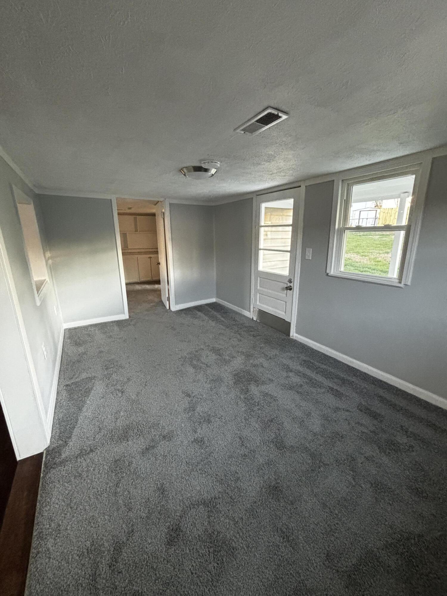 Richmond, Kentucky 40475, United States, 3 Bedrooms Bedrooms, ,2 BathroomsBathrooms,Residential,Active,22520