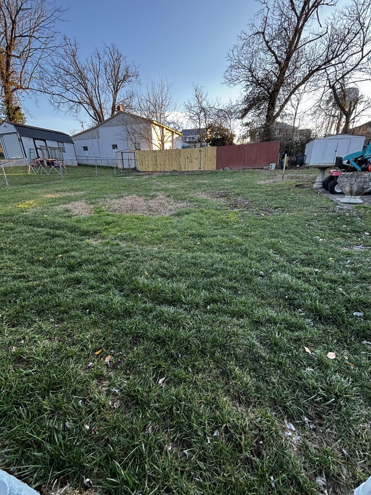 Richmond, Kentucky 40475, United States, 3 Bedrooms Bedrooms, ,2 BathroomsBathrooms,Residential,Active,22520