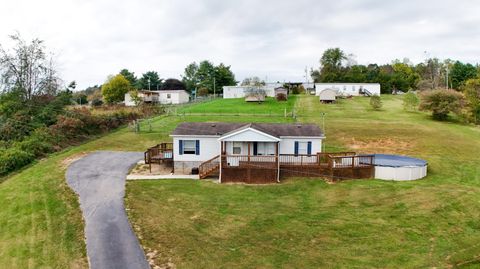 Photo of 205 Willowtree Lane, Mt Vernon, KY 40456 (MLS # 25503116)
