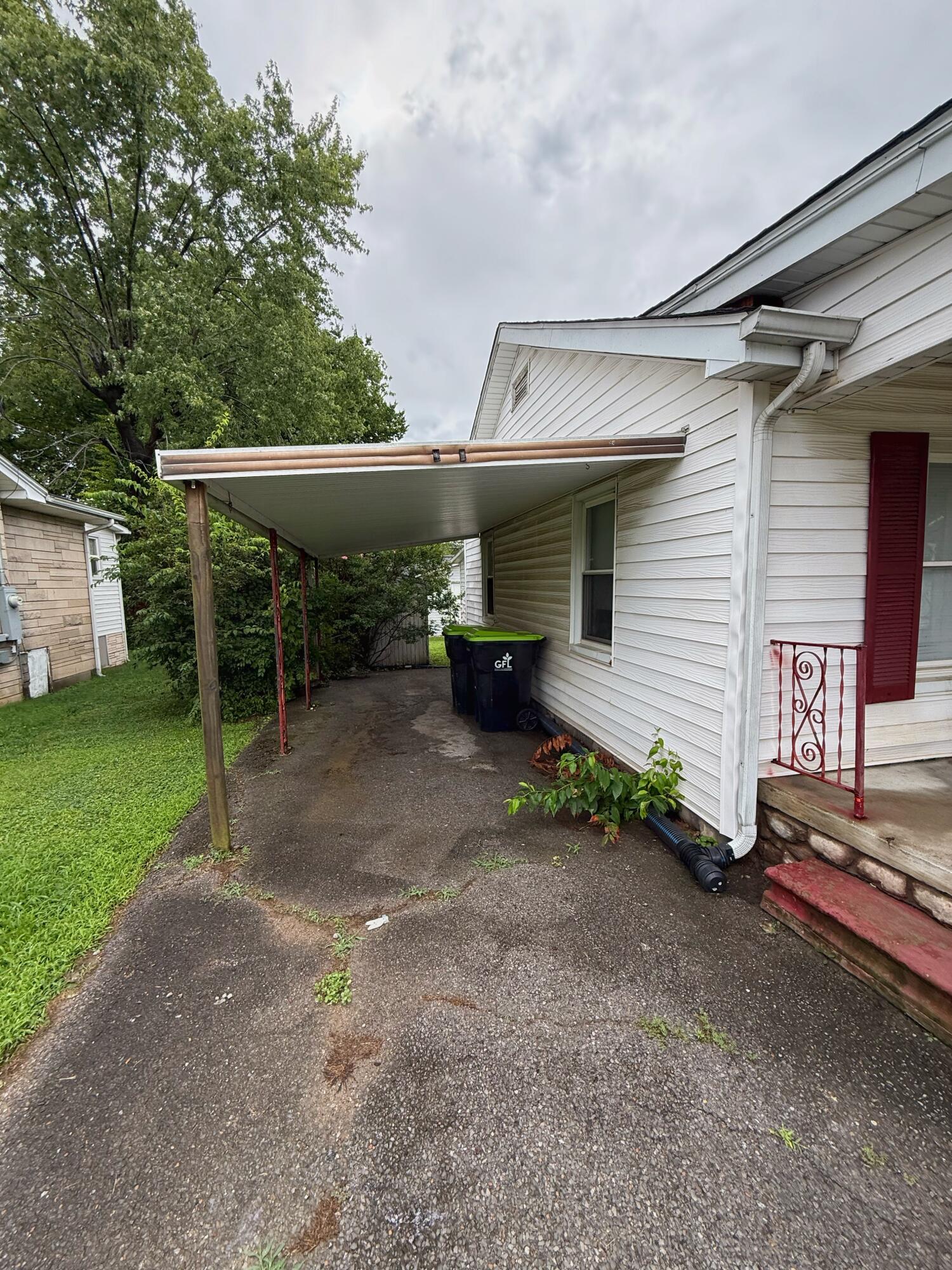 1207 Elm Street - Photo 2