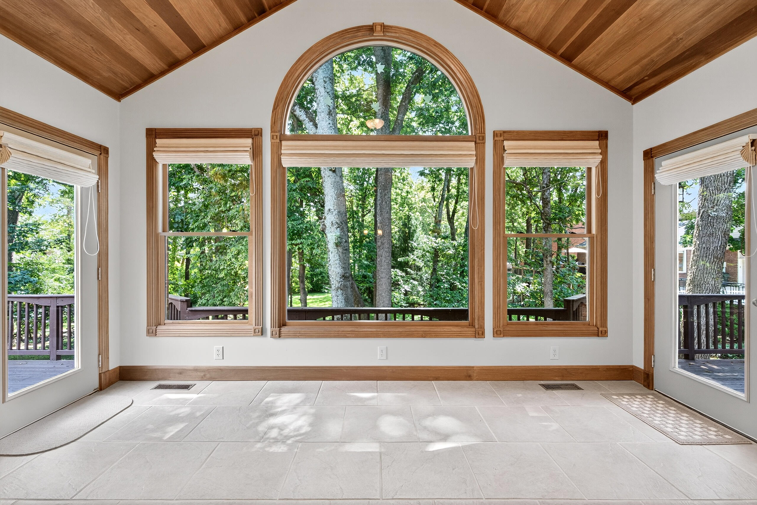 Lexington, Kentucky 40515, United States, 4 Bedrooms Bedrooms, ,4 BathroomsBathrooms,Residential,Active,189962