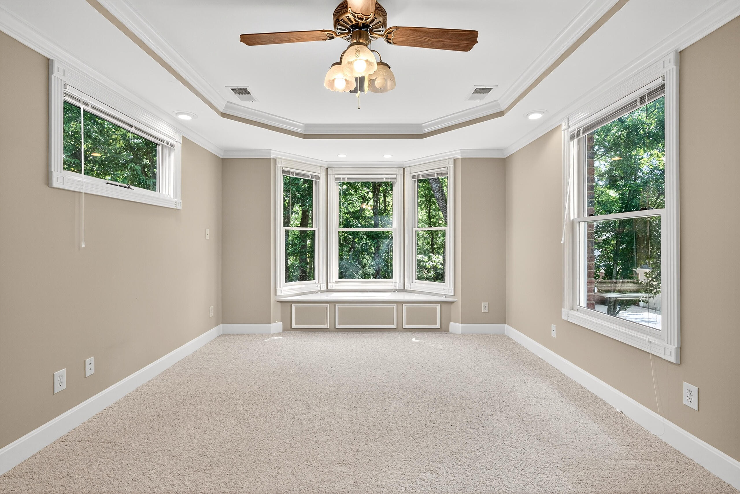 Lexington, Kentucky 40515, United States, 4 Bedrooms Bedrooms, ,4 BathroomsBathrooms,Residential,Active,189962