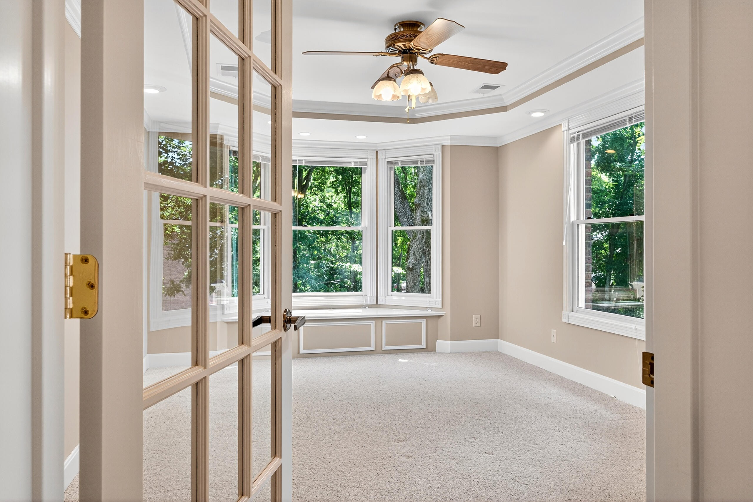 Lexington, Kentucky 40515, United States, 4 Bedrooms Bedrooms, ,4 BathroomsBathrooms,Residential,Active,189962