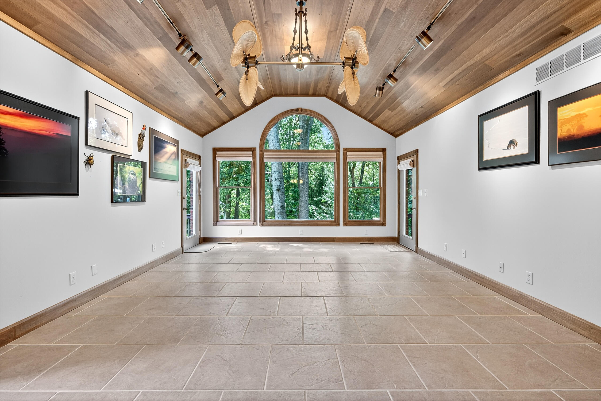 Lexington, Kentucky 40515, United States, 4 Bedrooms Bedrooms, ,4 BathroomsBathrooms,Residential,Active,189962