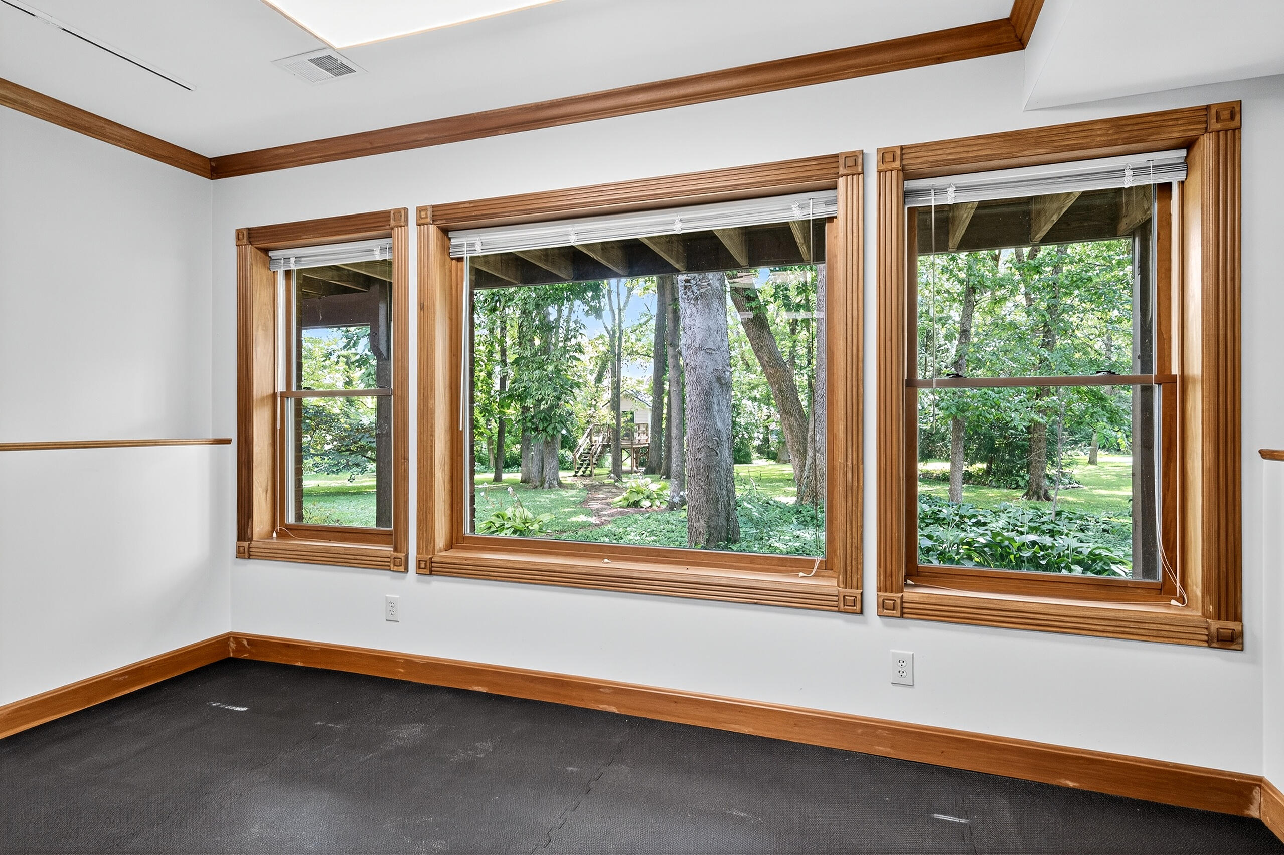 Lexington, Kentucky 40515, United States, 4 Bedrooms Bedrooms, ,4 BathroomsBathrooms,Residential,Active,189962