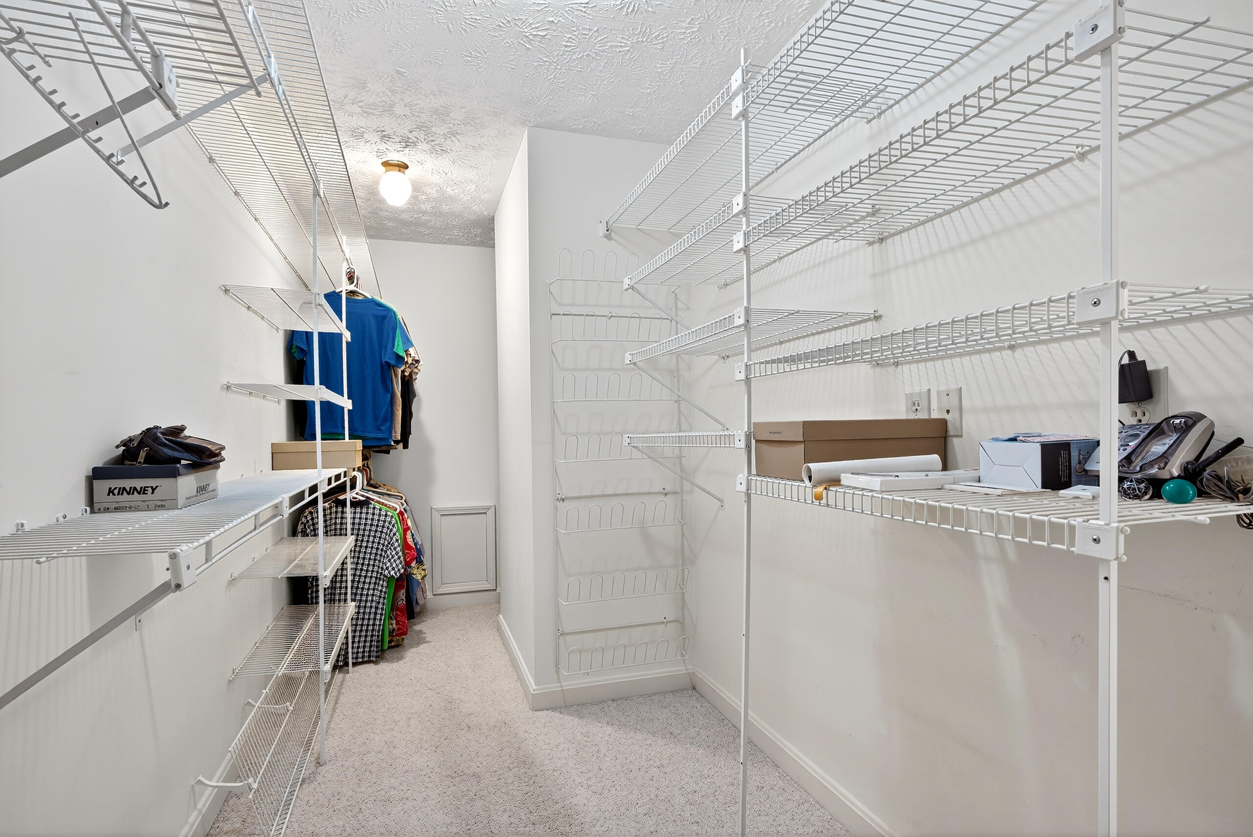 Lexington, Kentucky 40515, United States, 4 Bedrooms Bedrooms, ,4 BathroomsBathrooms,Residential,Active,189962