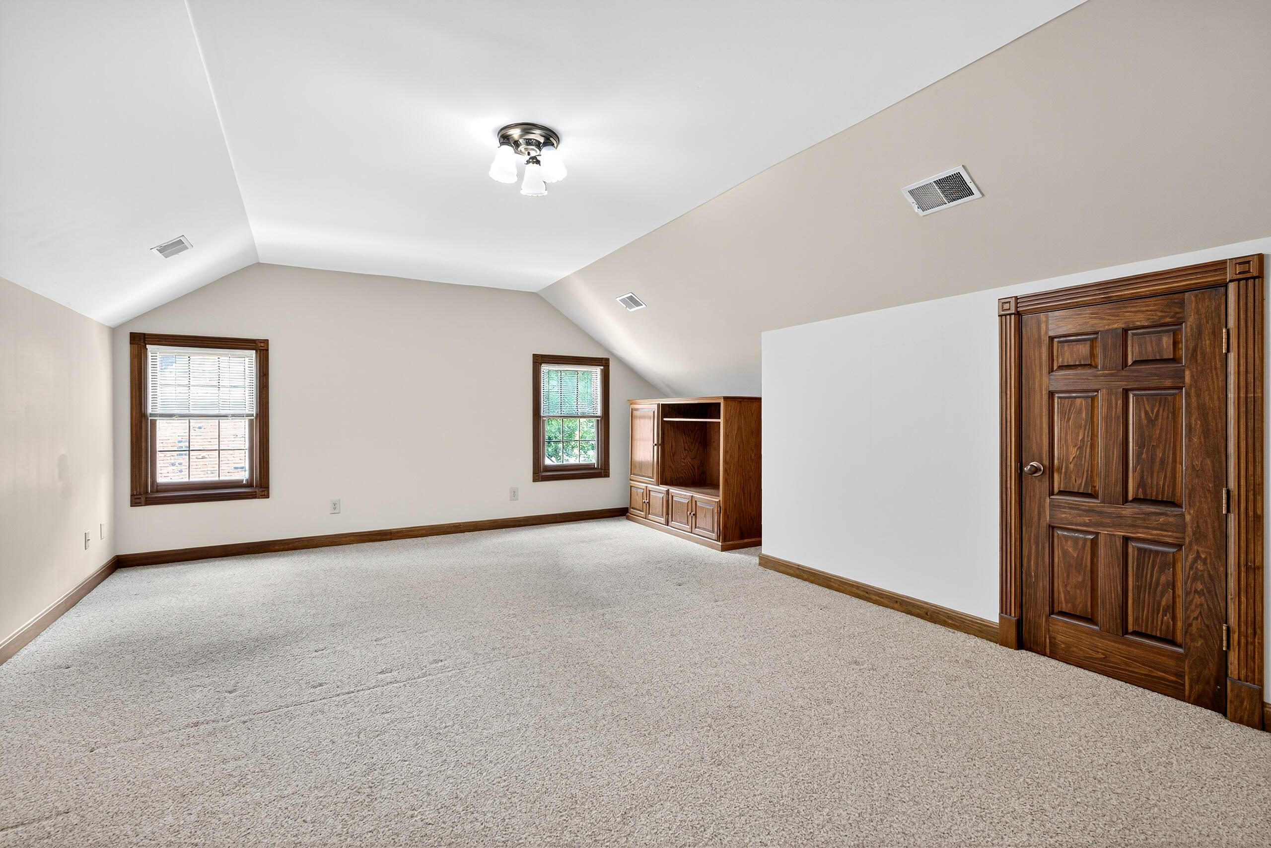 Lexington, Kentucky 40515, United States, 4 Bedrooms Bedrooms, ,4 BathroomsBathrooms,Residential,Active,189962