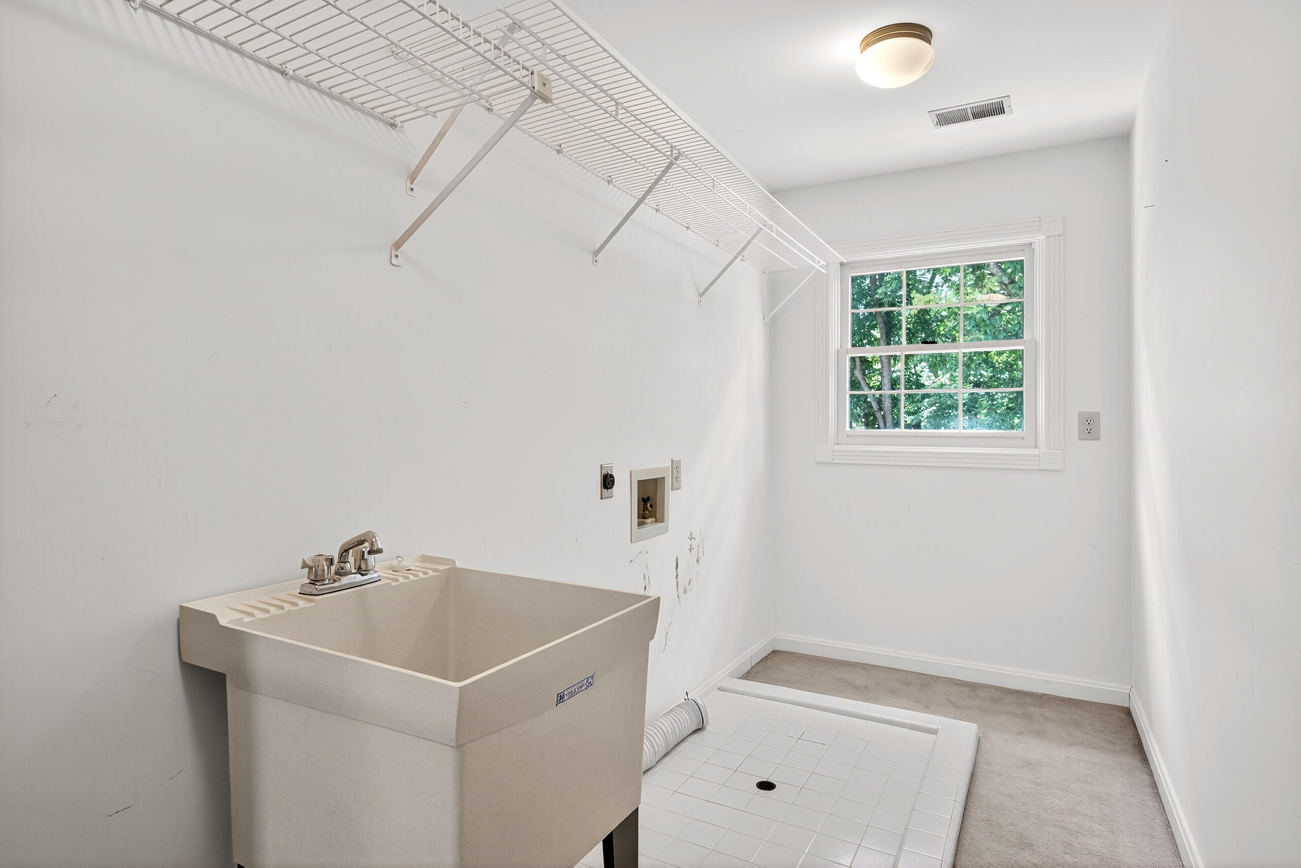 Lexington, Kentucky 40515, United States, 4 Bedrooms Bedrooms, ,4 BathroomsBathrooms,Residential,Active,189962