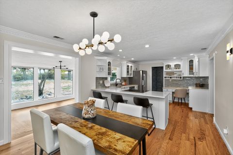 Photo of 226 Idle Hour Drive, Lexington, KY 40502 (MLS # 25018937)