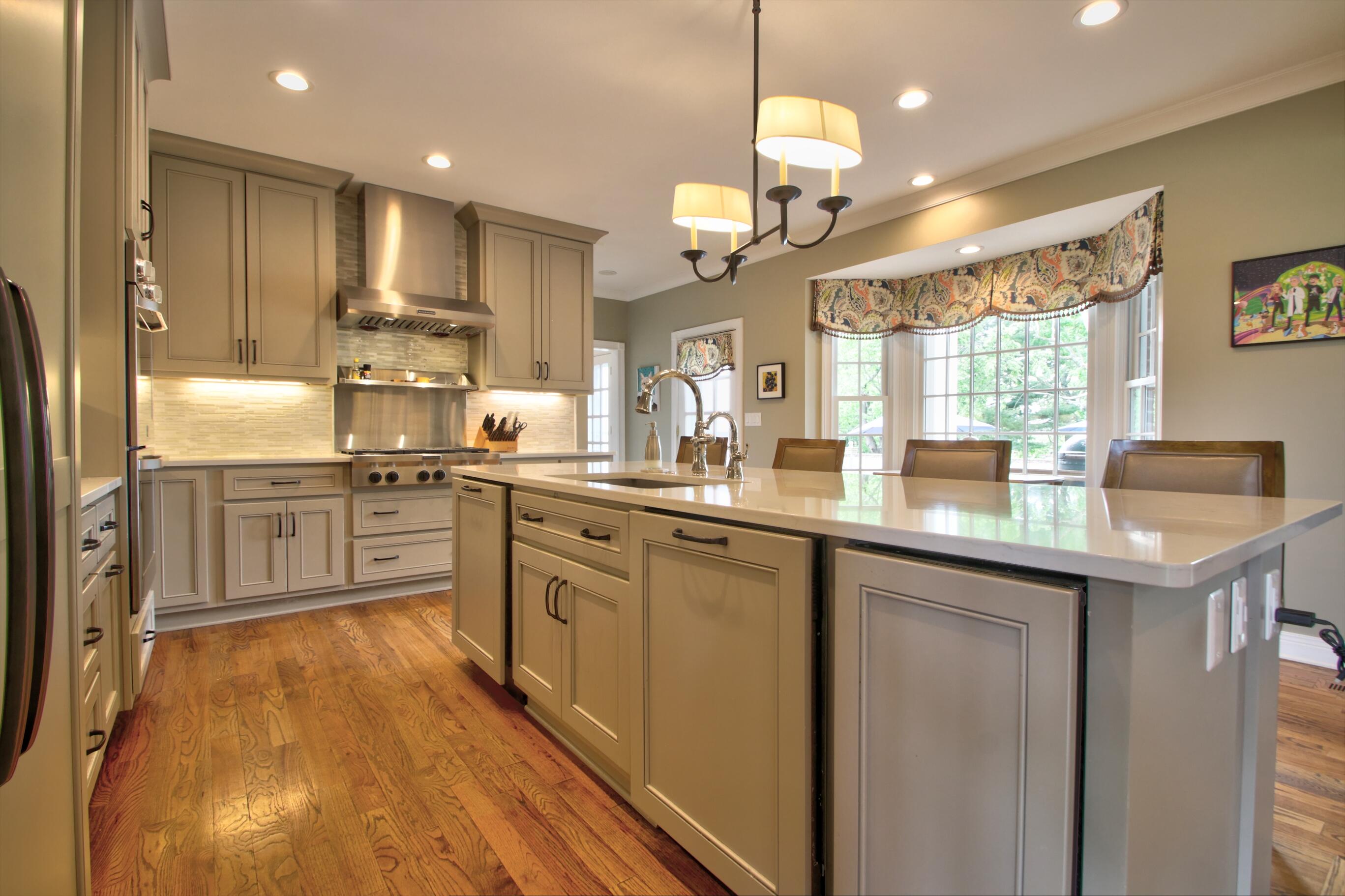 Lexington, Kentucky 40509, United States, 5 Bedrooms Bedrooms, ,6 BathroomsBathrooms,Residential,Pending,130221