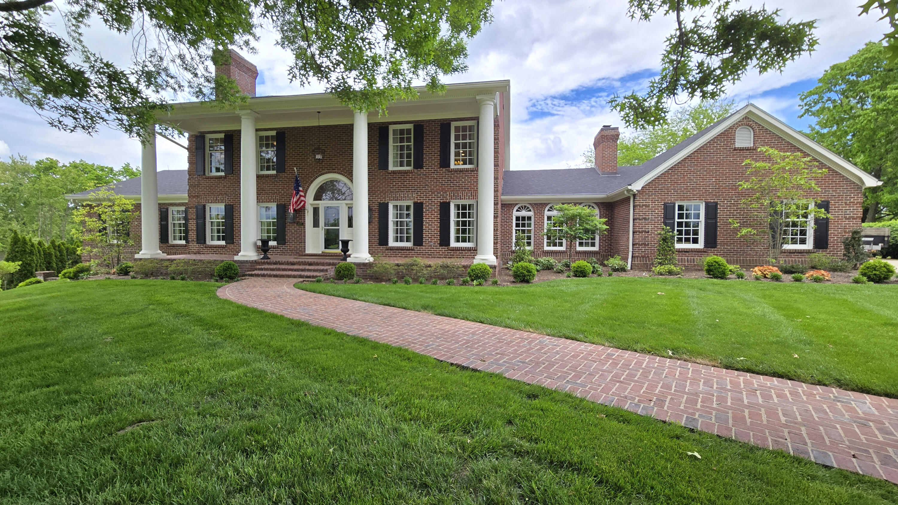 Lexington, Kentucky 40509, United States, 5 Bedrooms Bedrooms, ,6 BathroomsBathrooms,Residential,Pending,130221 Lexington, Kentucky 40509, United States, 5 Bedrooms Bedrooms, ,6 BathroomsBathrooms,Residential,Pending,130221