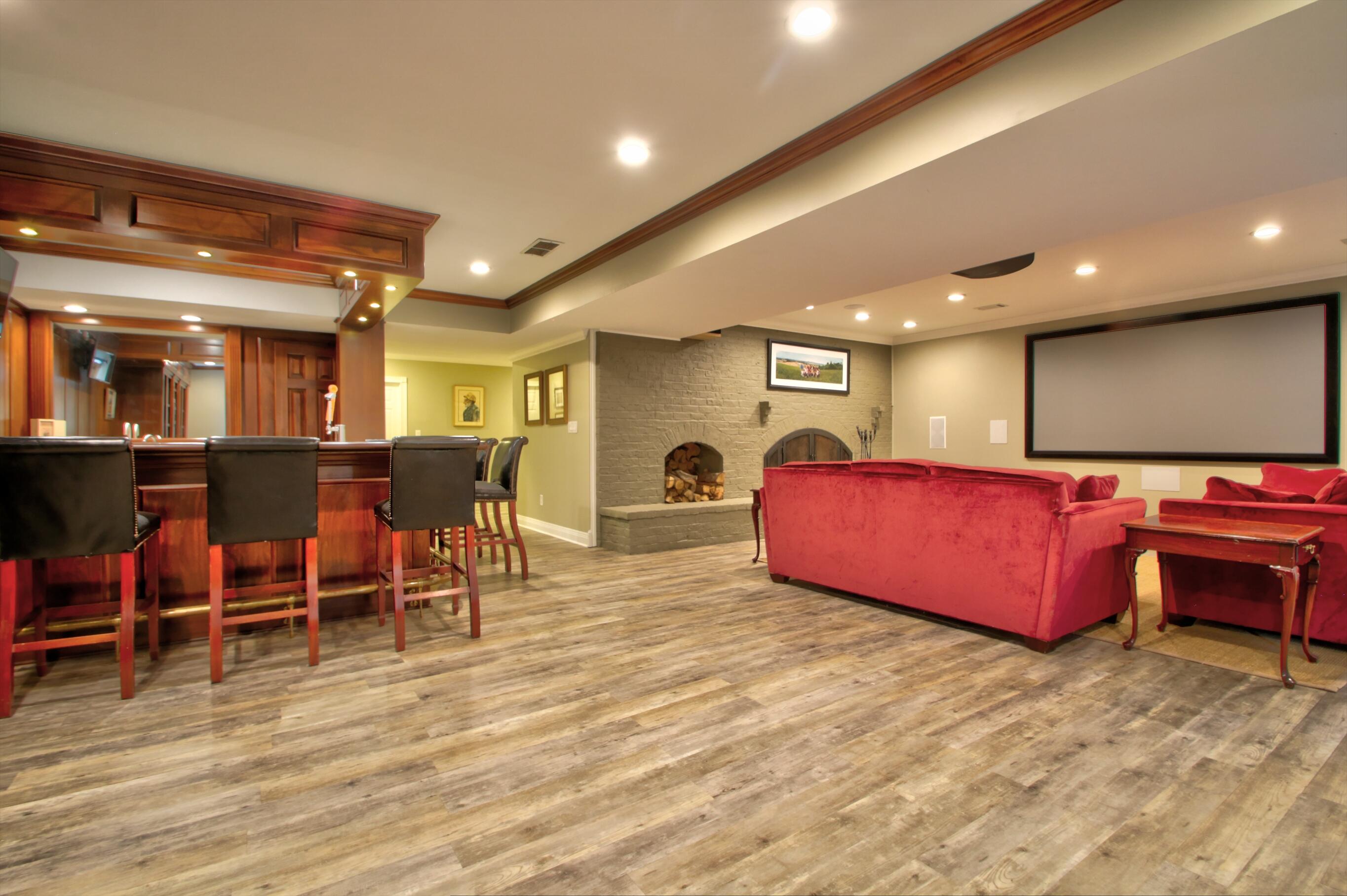 Lexington, Kentucky 40509, United States, 5 Bedrooms Bedrooms, ,6 BathroomsBathrooms,Residential,Pending,130221