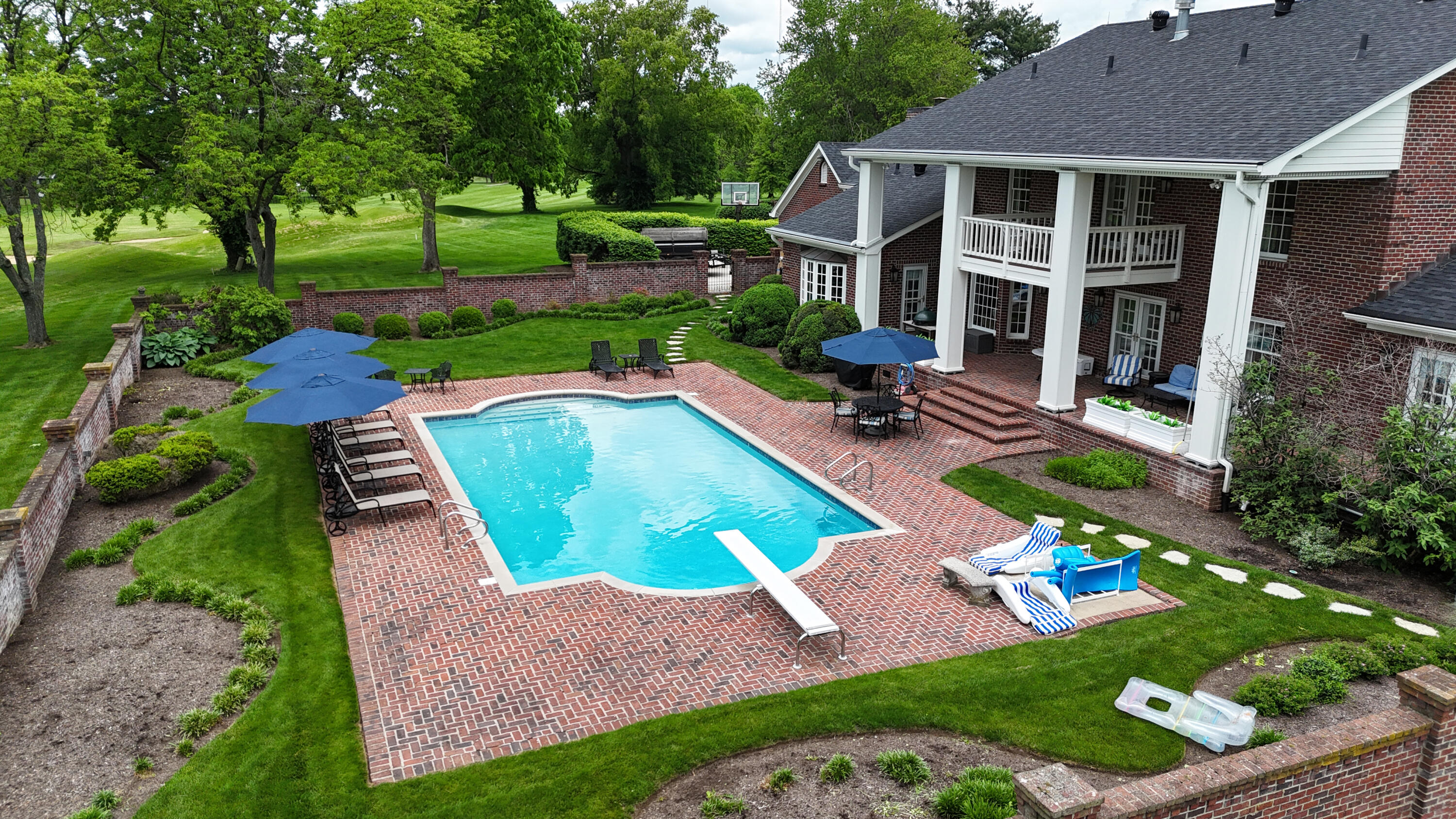 Lexington, Kentucky 40509, United States, 5 Bedrooms Bedrooms, ,6 BathroomsBathrooms,Residential,Pending,130221