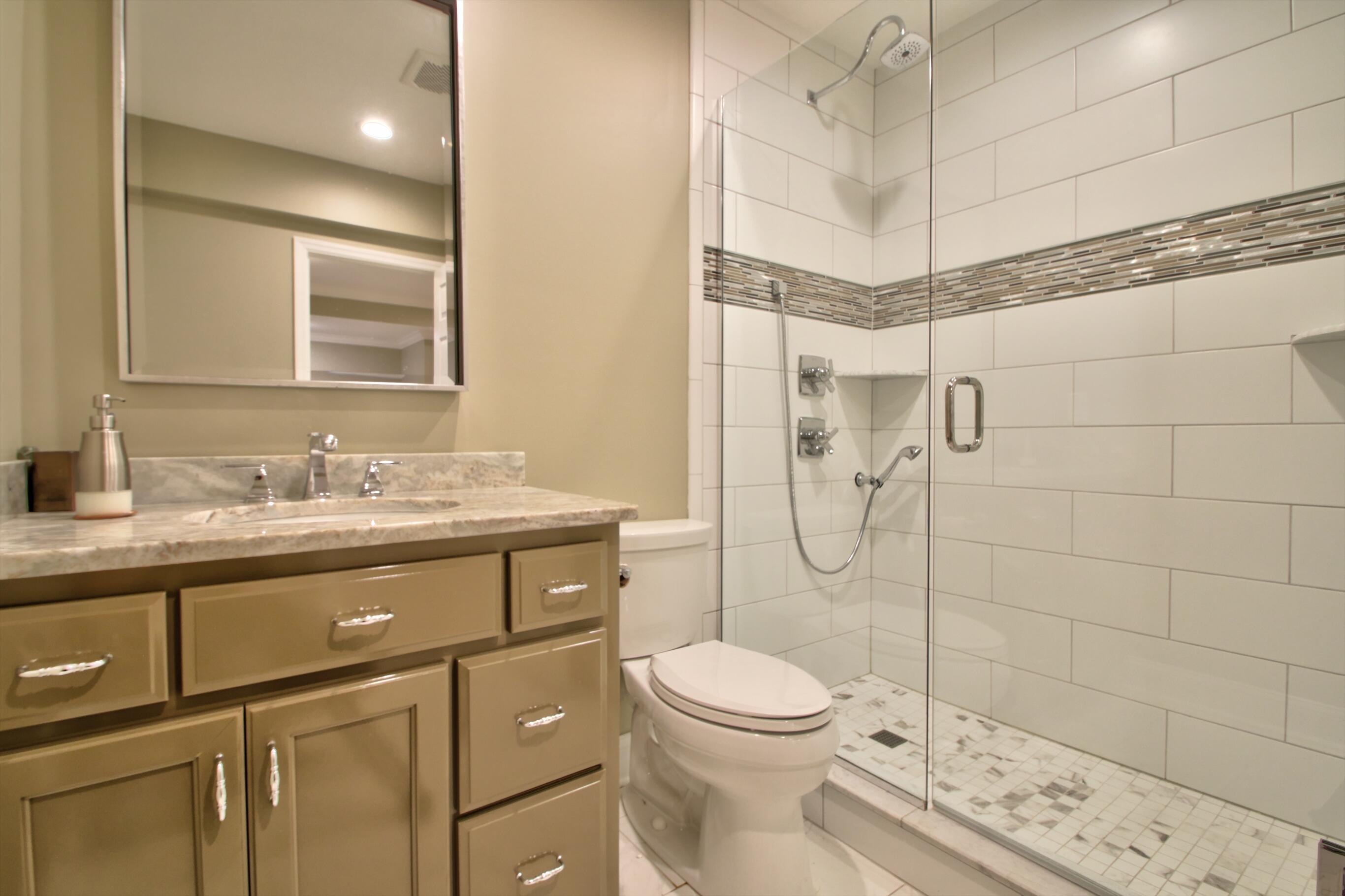 Lexington, Kentucky 40509, United States, 5 Bedrooms Bedrooms, ,6 BathroomsBathrooms,Residential,Pending,130221