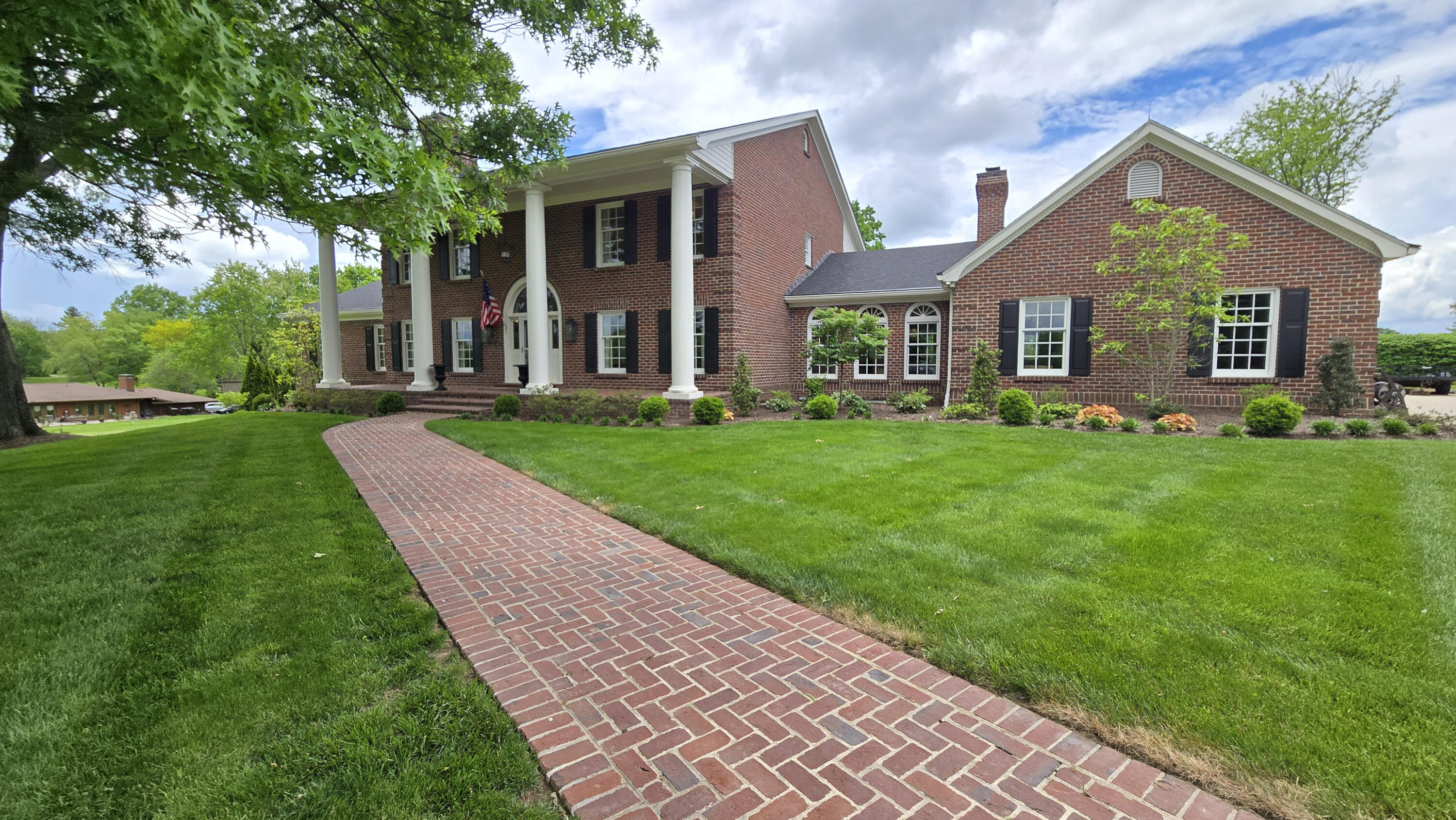 Lexington, Kentucky 40509, United States, 5 Bedrooms Bedrooms, ,6 BathroomsBathrooms,Residential,Pending,130221