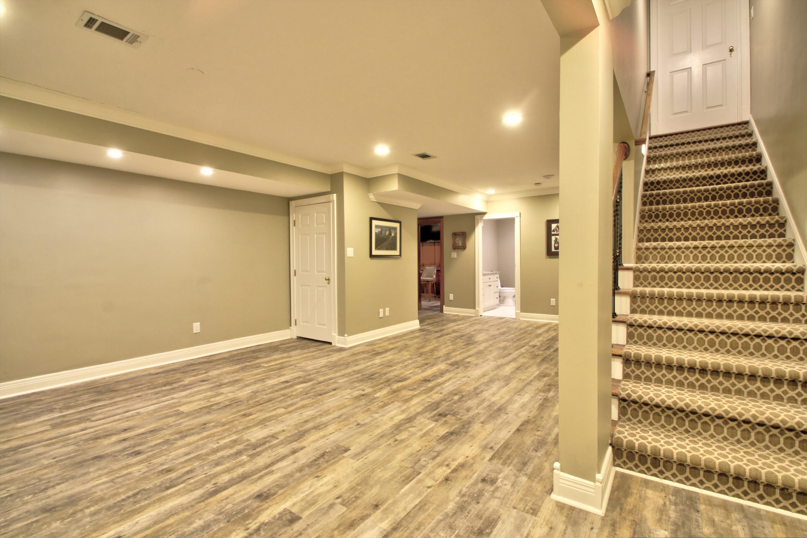 Lexington, Kentucky 40509, United States, 5 Bedrooms Bedrooms, ,6 BathroomsBathrooms,Residential,Pending,130221