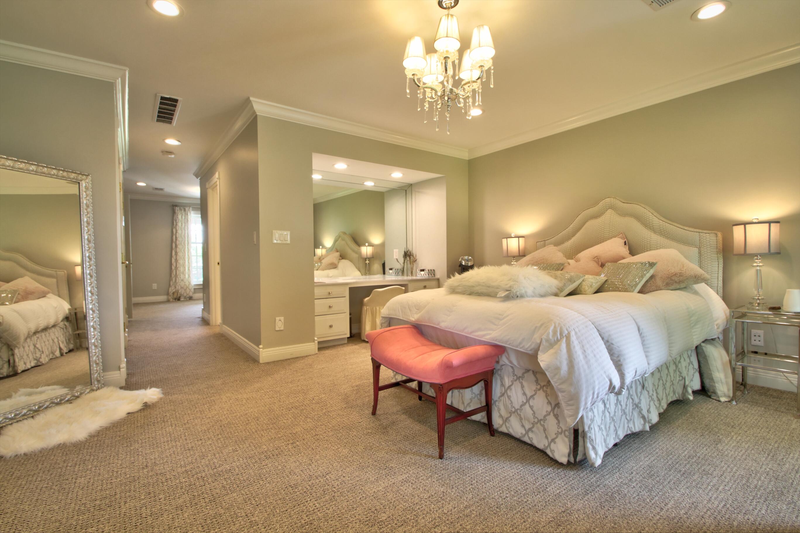 Lexington, Kentucky 40509, United States, 5 Bedrooms Bedrooms, ,6 BathroomsBathrooms,Residential,Pending,130221