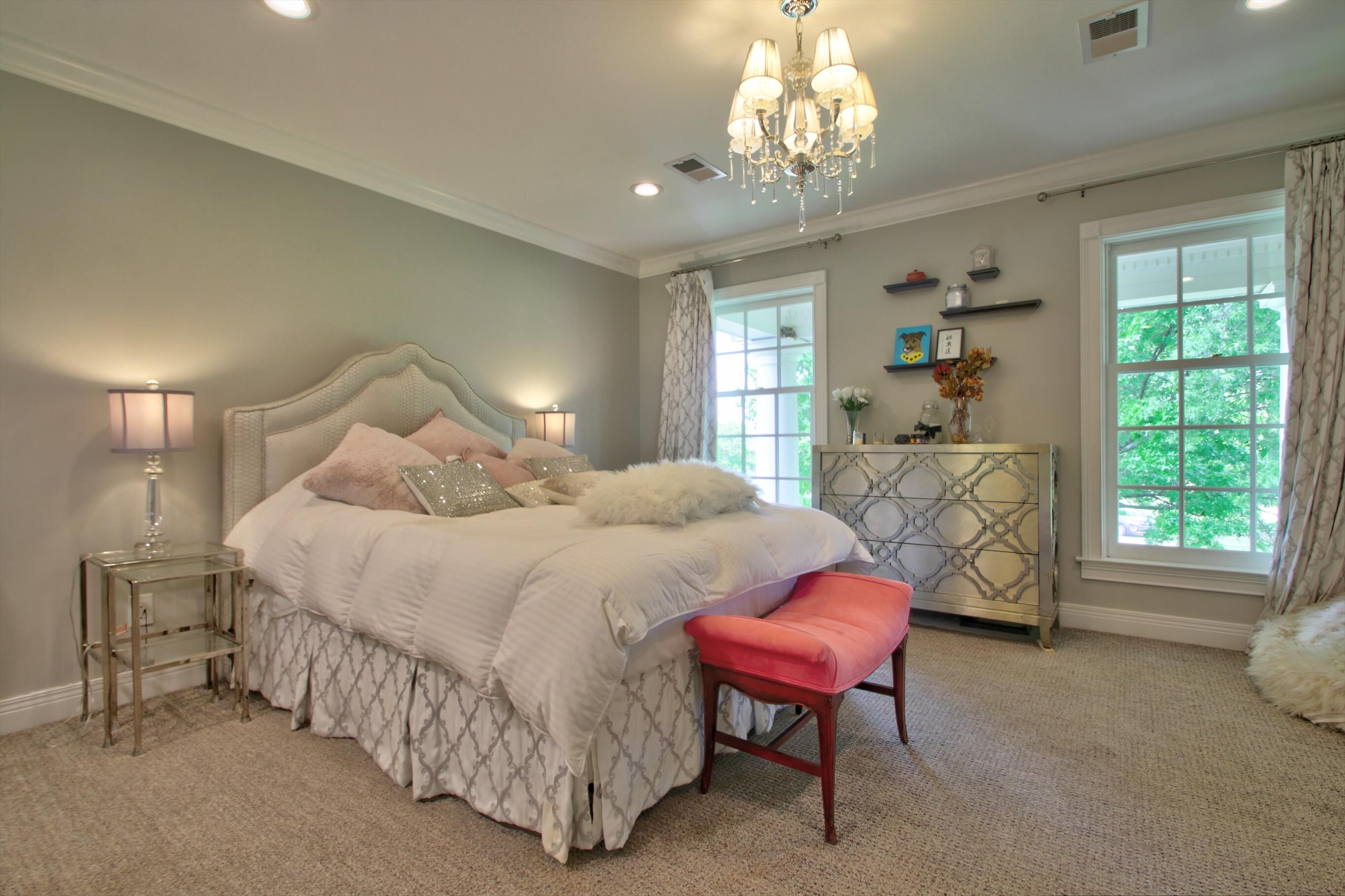 Lexington, Kentucky 40509, United States, 5 Bedrooms Bedrooms, ,6 BathroomsBathrooms,Residential,Pending,130221