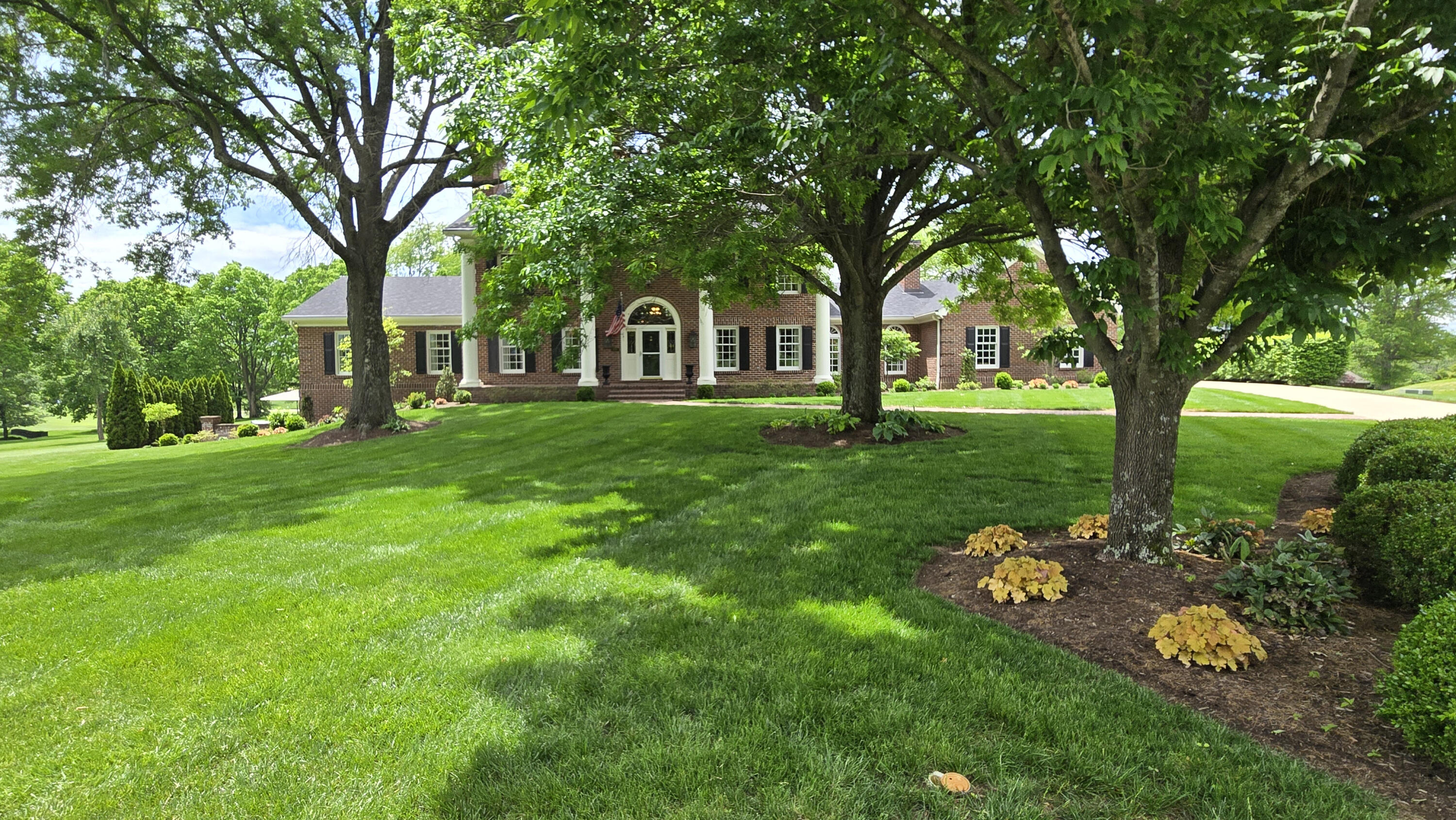 Lexington, Kentucky 40509, United States, 5 Bedrooms Bedrooms, ,6 BathroomsBathrooms,Residential,Pending,130221