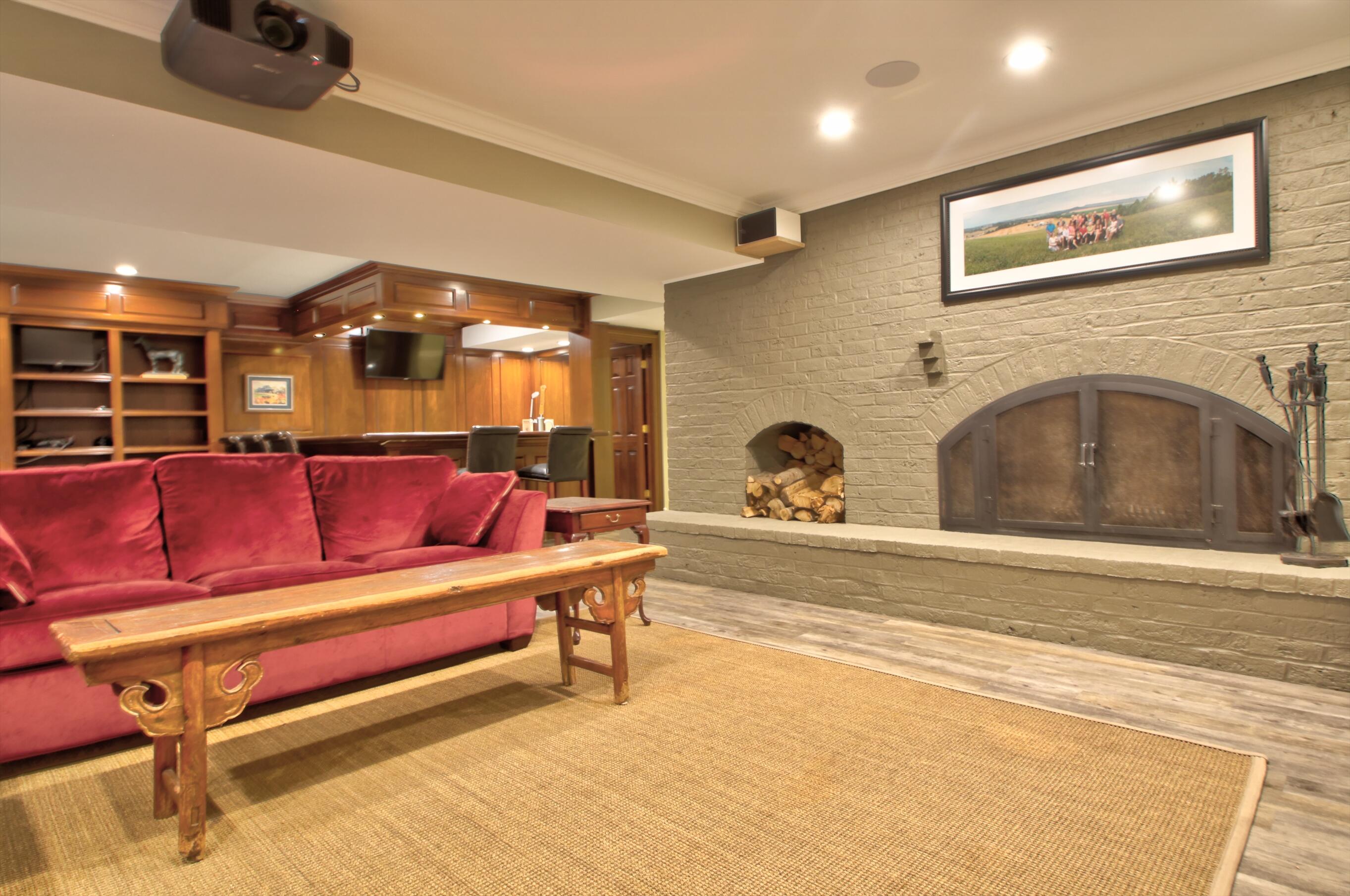 Lexington, Kentucky 40509, United States, 5 Bedrooms Bedrooms, ,6 BathroomsBathrooms,Residential,Pending,130221