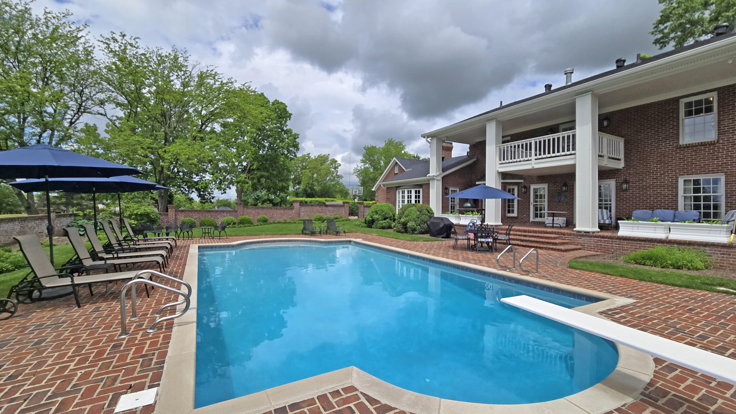 Lexington, Kentucky 40509, United States, 5 Bedrooms Bedrooms, ,6 BathroomsBathrooms,Residential,Pending,130221