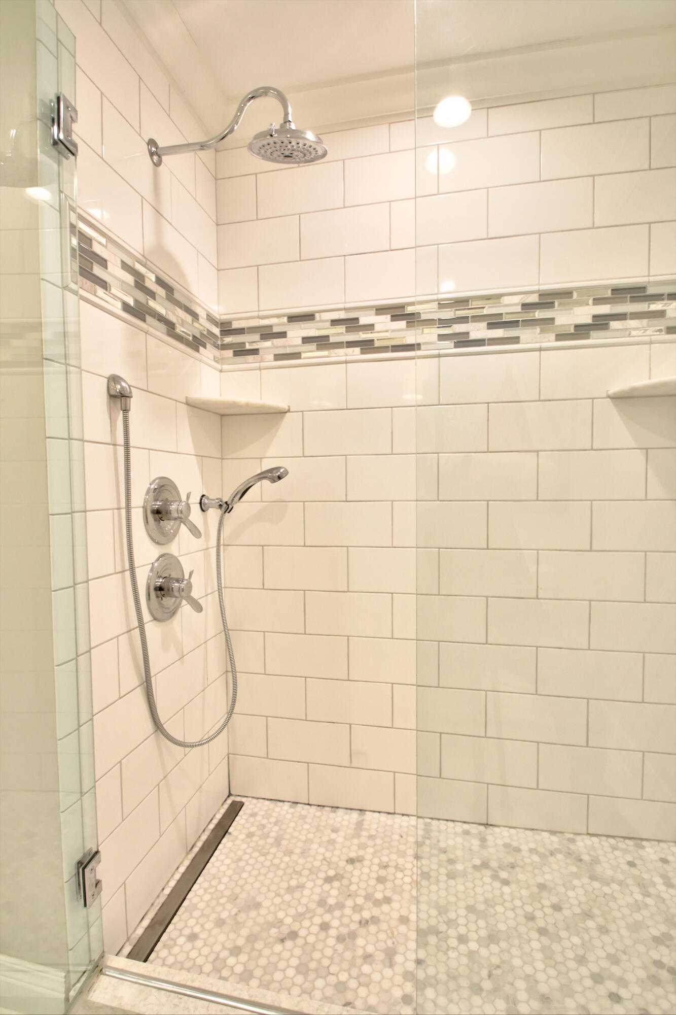 Lexington, Kentucky 40509, United States, 5 Bedrooms Bedrooms, ,6 BathroomsBathrooms,Residential,Pending,130221