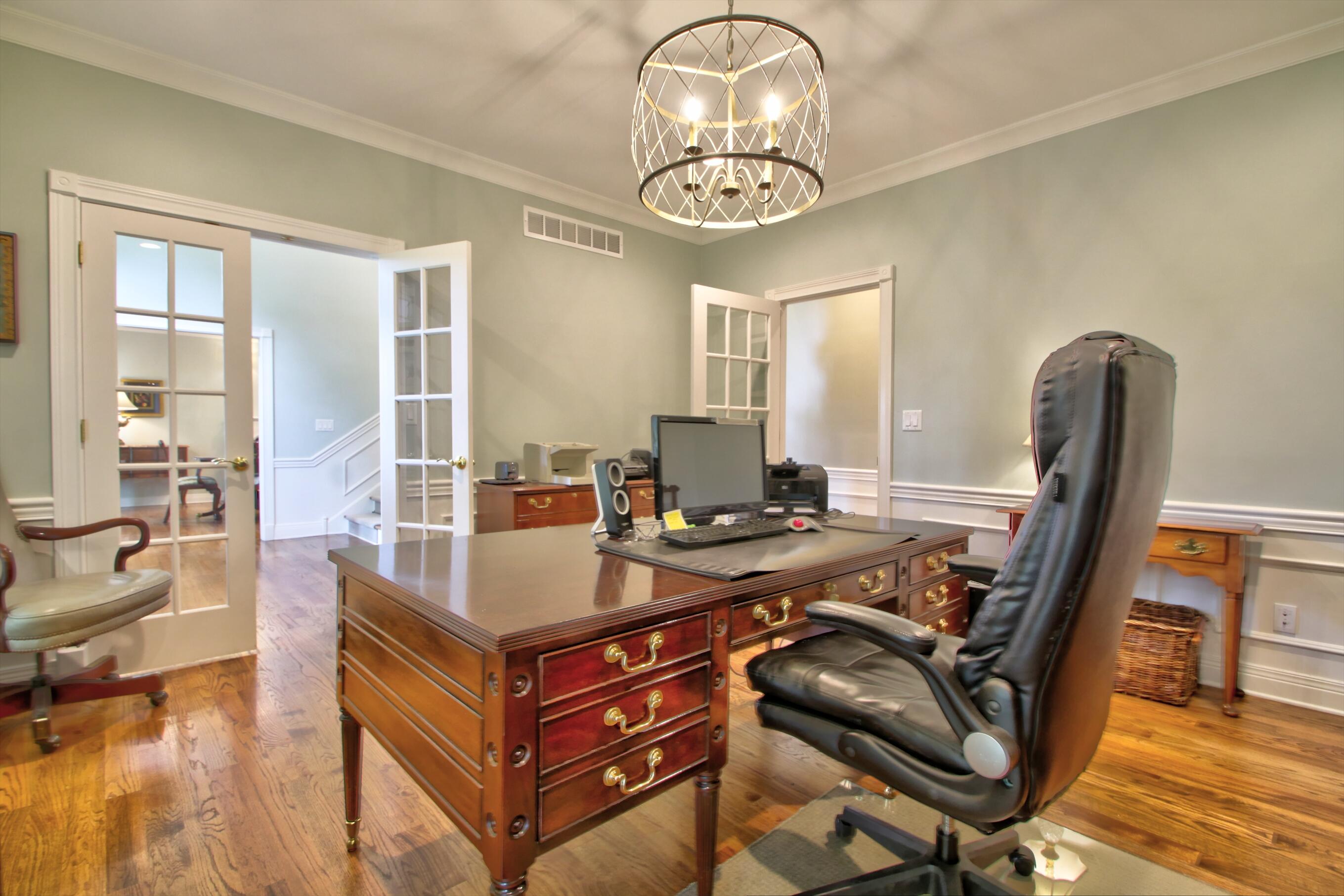 Lexington, Kentucky 40509, United States, 5 Bedrooms Bedrooms, ,6 BathroomsBathrooms,Residential,Pending,130221