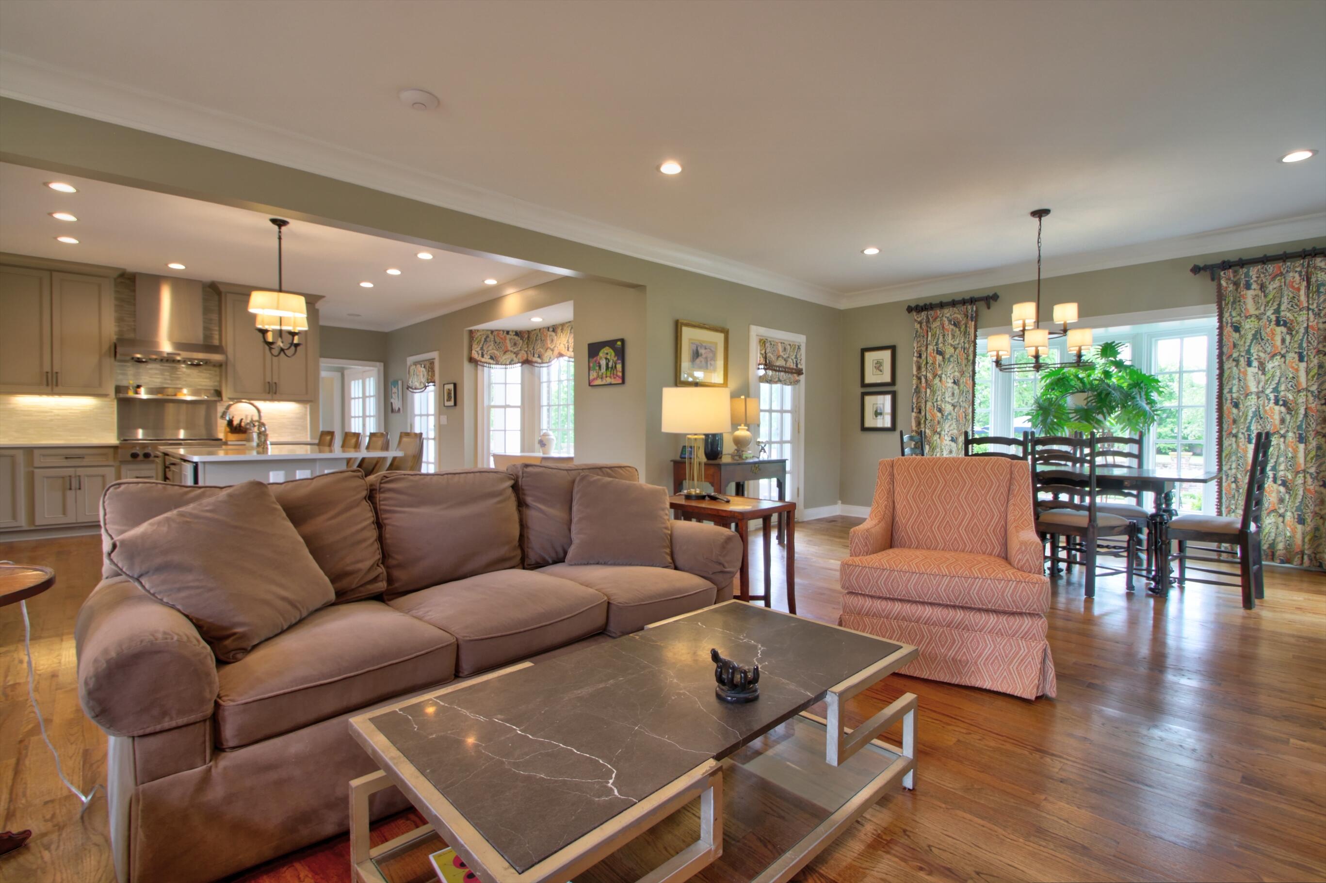 Lexington, Kentucky 40509, United States, 5 Bedrooms Bedrooms, ,6 BathroomsBathrooms,Residential,Pending,130221