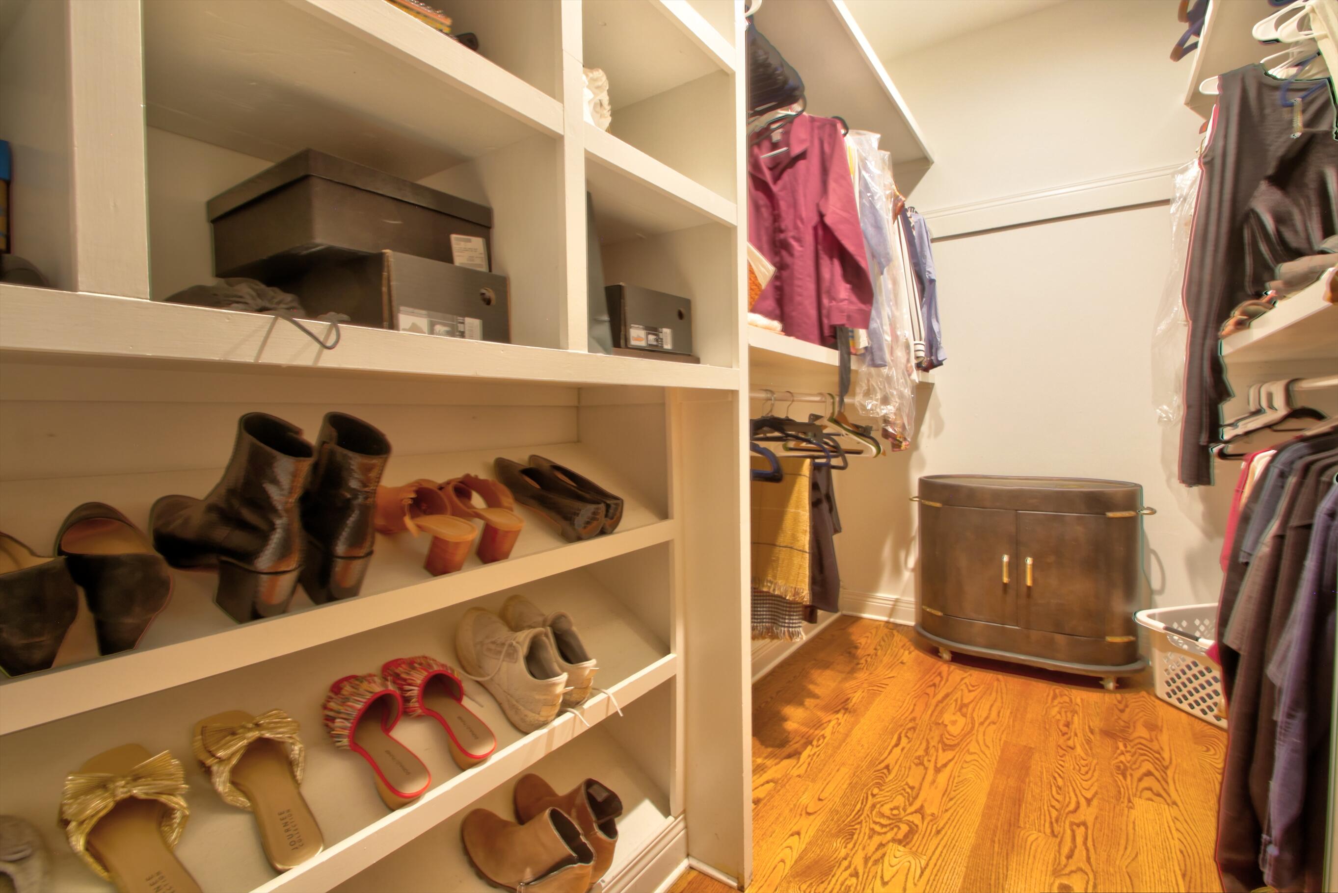 Lexington, Kentucky 40509, United States, 5 Bedrooms Bedrooms, ,6 BathroomsBathrooms,Residential,Pending,130221