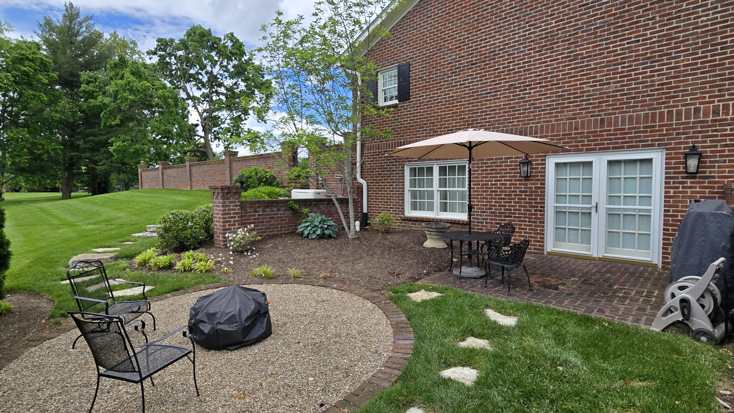 Lexington, Kentucky 40509, United States, 5 Bedrooms Bedrooms, ,6 BathroomsBathrooms,Residential,Pending,130221