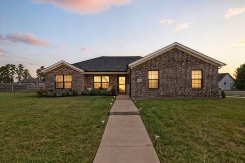 Photo of 4000 Hollyhock Lane, Richmond, KY 40475 (MLS # 25501862)