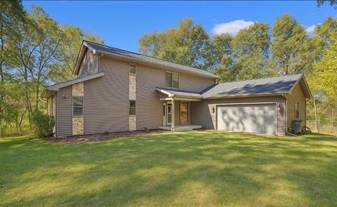 Photo of 375 Eagle Creek Trail, Sadieville, KY 40370 (MLS # 25503813)