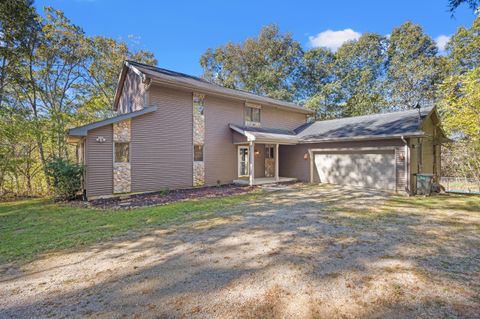 Photo of 375 Eagle Creek Trail, Sadieville, KY 40370 (MLS # 25503813)