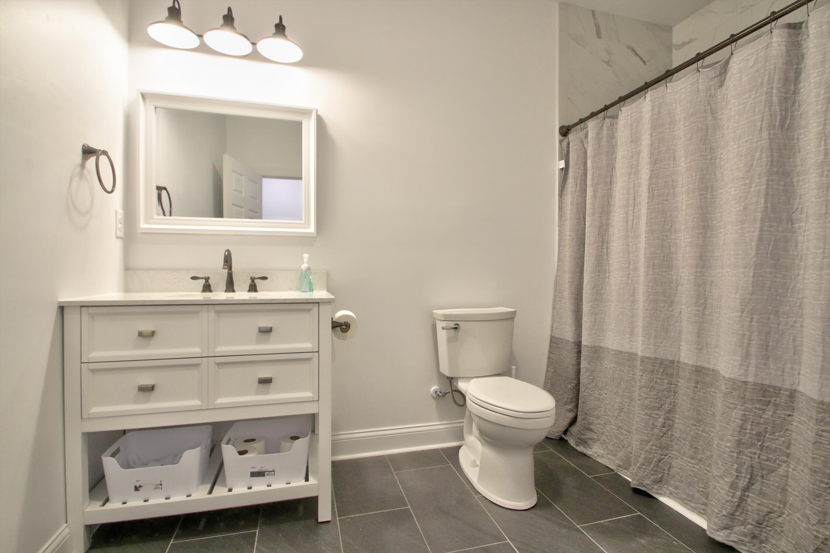 Paris, Kentucky 40361, United States, 4 Bedrooms Bedrooms, ,4 BathroomsBathrooms,Residential,Active,91944