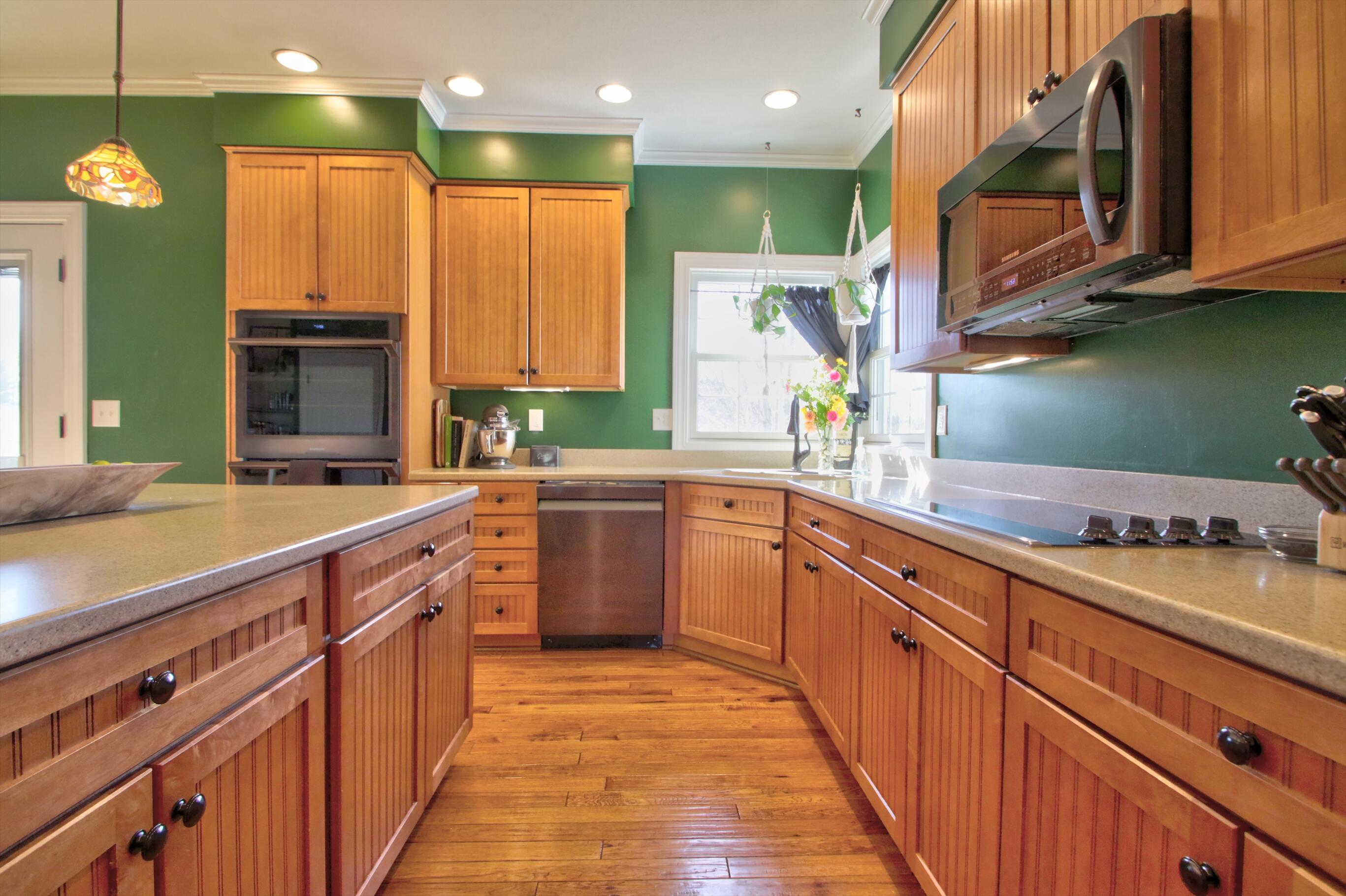 Paris, Kentucky 40361, United States, 4 Bedrooms Bedrooms, ,4 BathroomsBathrooms,Residential,Active,91944